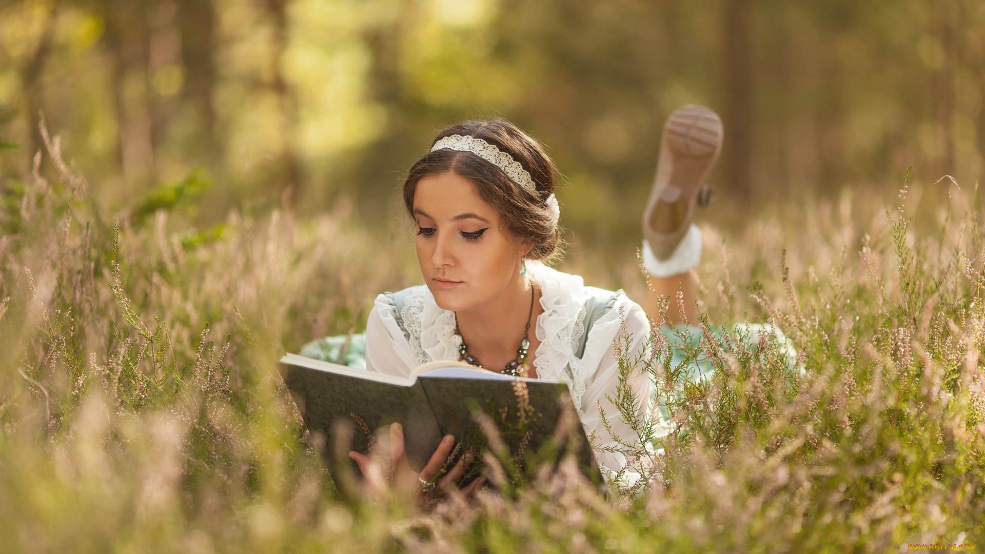 бестия, девушки, -, брюнетки, , шатенки, девушка, женщина, шатенка, темноволосая, сексуальная, модель, звезда, позирует, разная, обувь, верхняя, стильная, одежда, нижнее, эротическое, бельё, трусы, лифчик, колготки, чулки, аксессуары, макияж, и, множество, элементов, на, фотографии