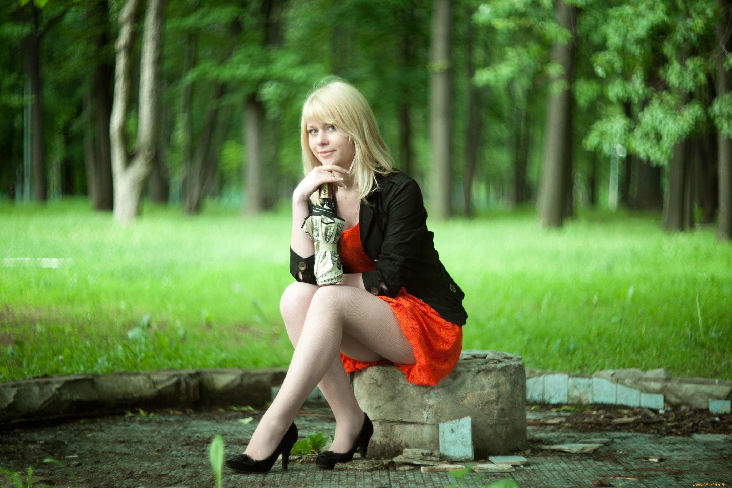 бестия, девушки, -, блондинки, , светловолосые, девушка, женщина, блондинка, светловолосая, сексуальная, модель, звезда, позирует, разная, обувь, верхняя, стильная, одежда, нижнее, эротическое, бельё, трусы, лифчик, колготки, чулки, аксессуары, макияж, и, множество, элементов, на, фотографии