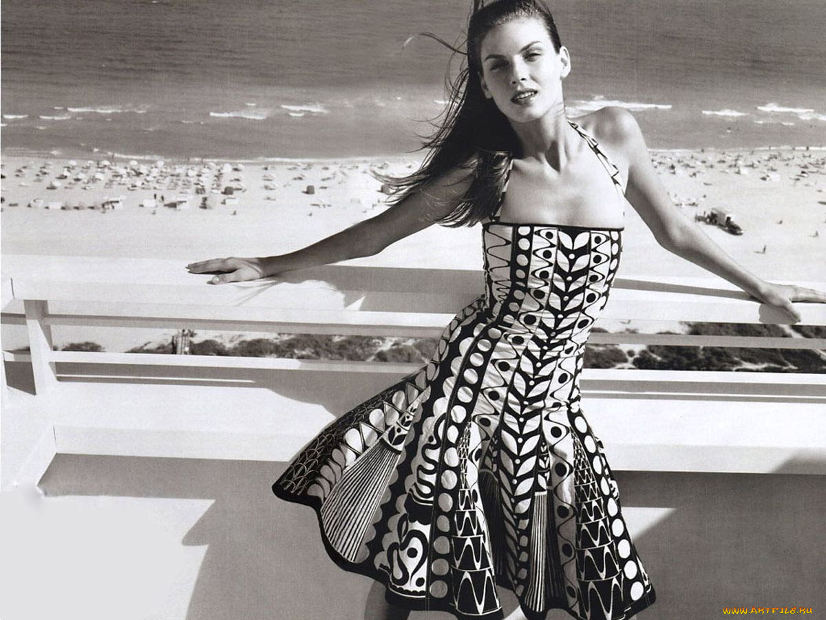 Angela, Lindvall, девушки