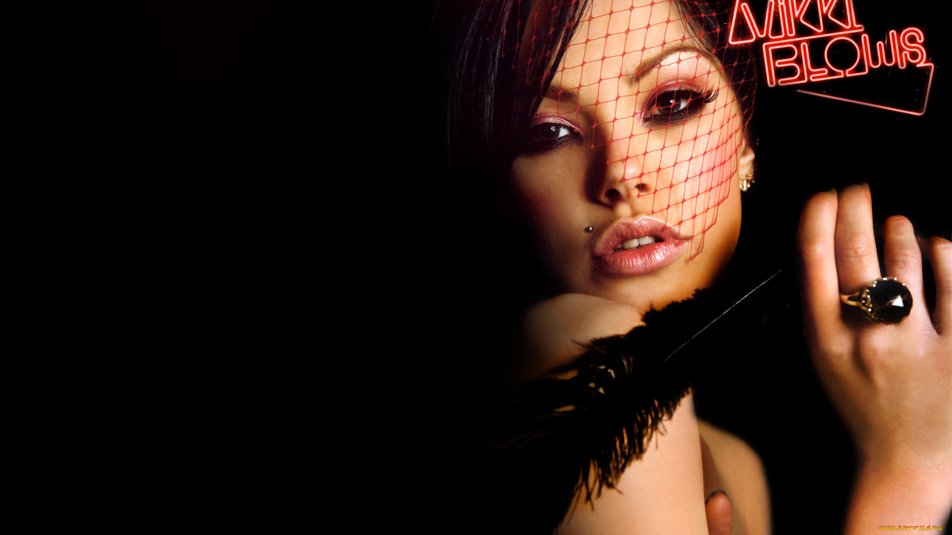 Vikki, Blows, девушки