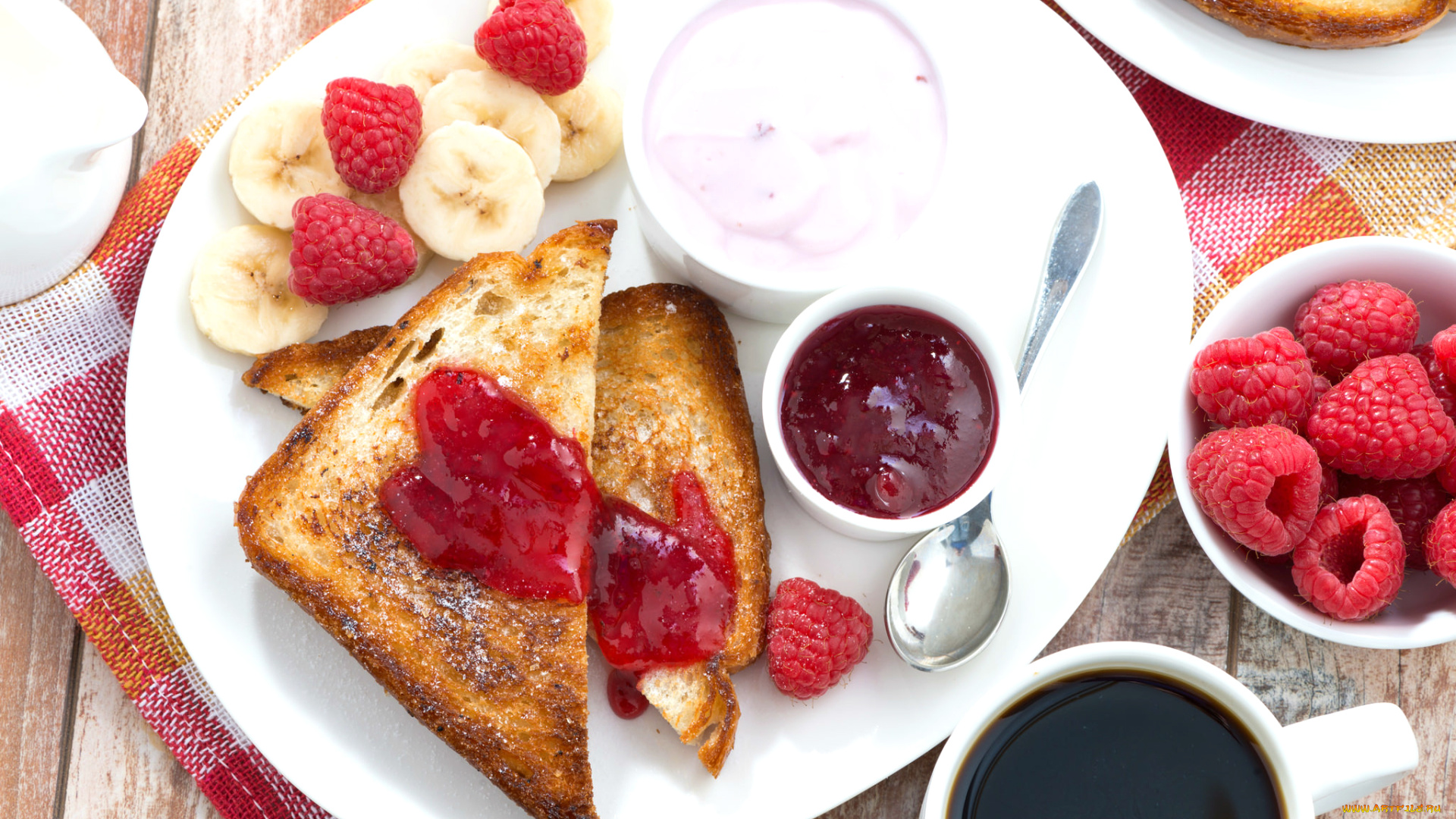 еда, разное, кофе, банан, ягоды, йогурт, малина, джем, тосты
