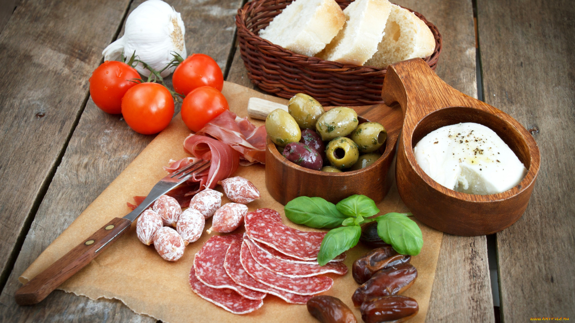 еда, разное, колбаса, сыр, sausage, cheese, tomatoes, хлеб, оливки, помидоры, финики, томаты