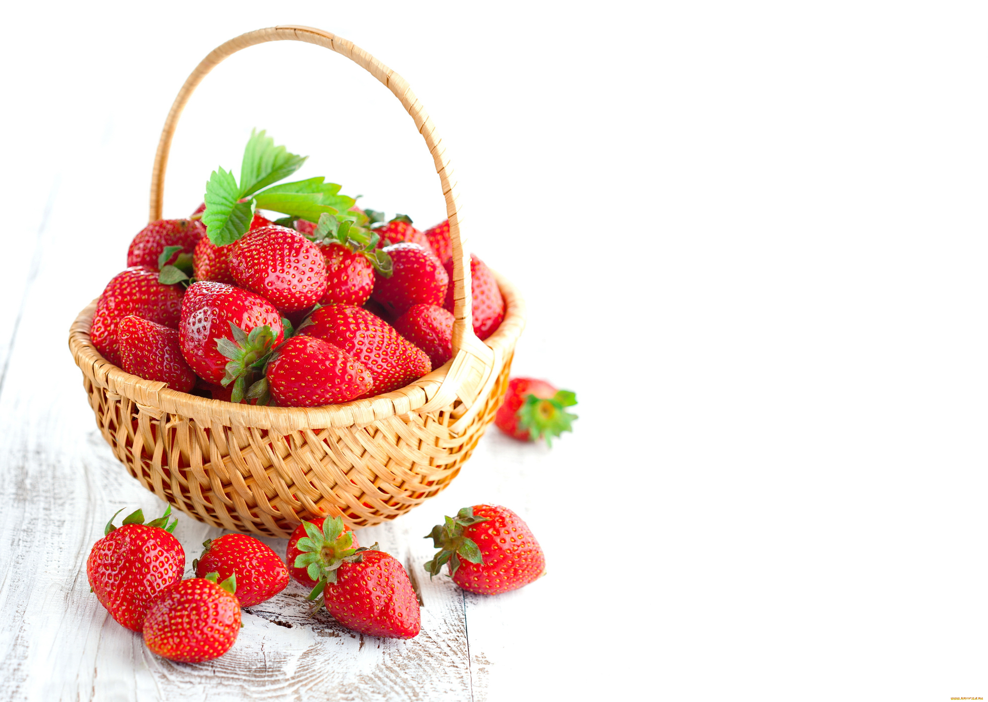 еда, клубника, , земляника, спелая, ягоды, strawberry, весна, fresh, berries, корзинка, красные