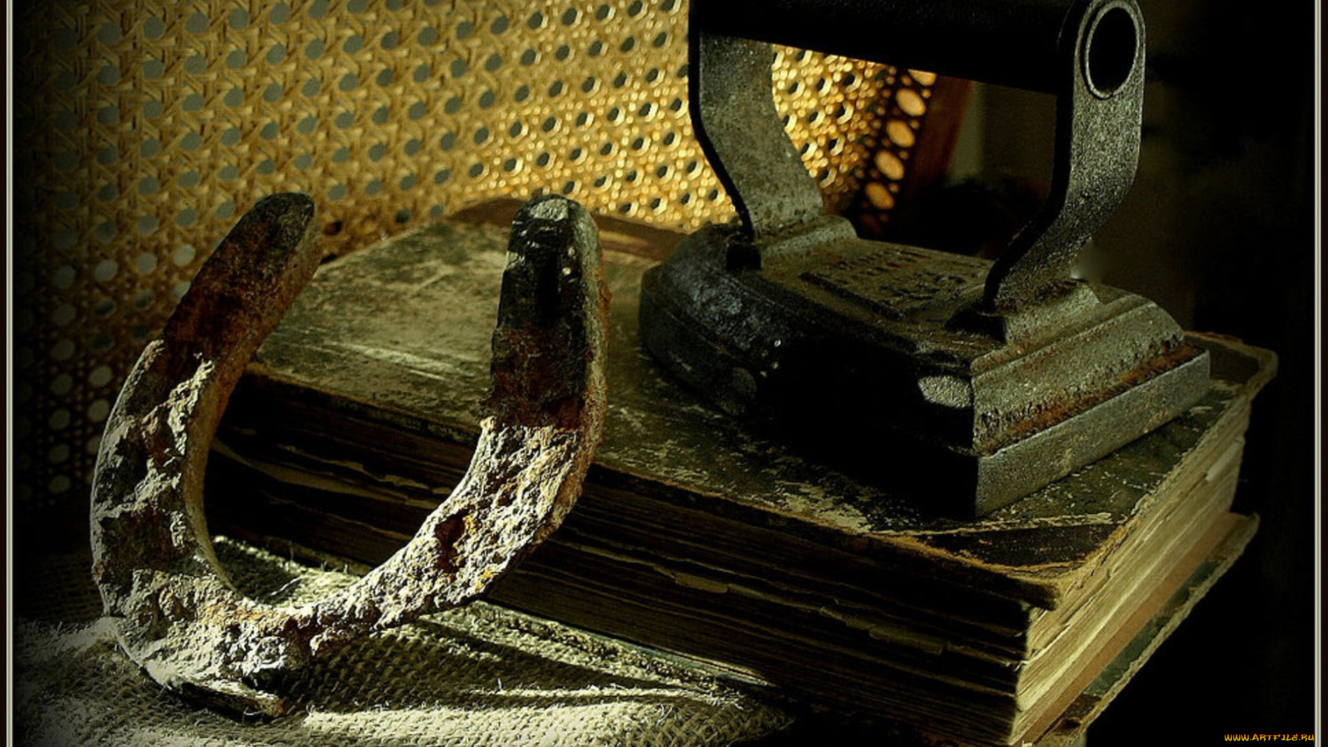 разное, ретро, , винтаж, натюрморт, подкова, книга, утюг