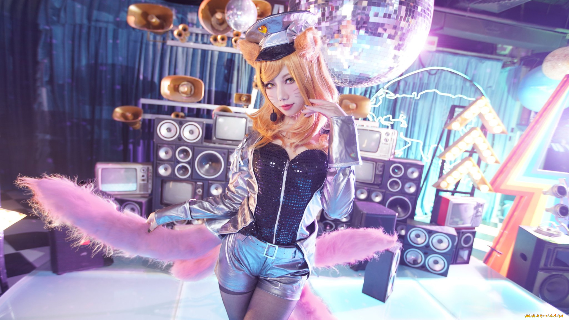 девушки, -, креатив, , косплей, костюм, фуражка, куртка, шорты, техника, хвосты, шар