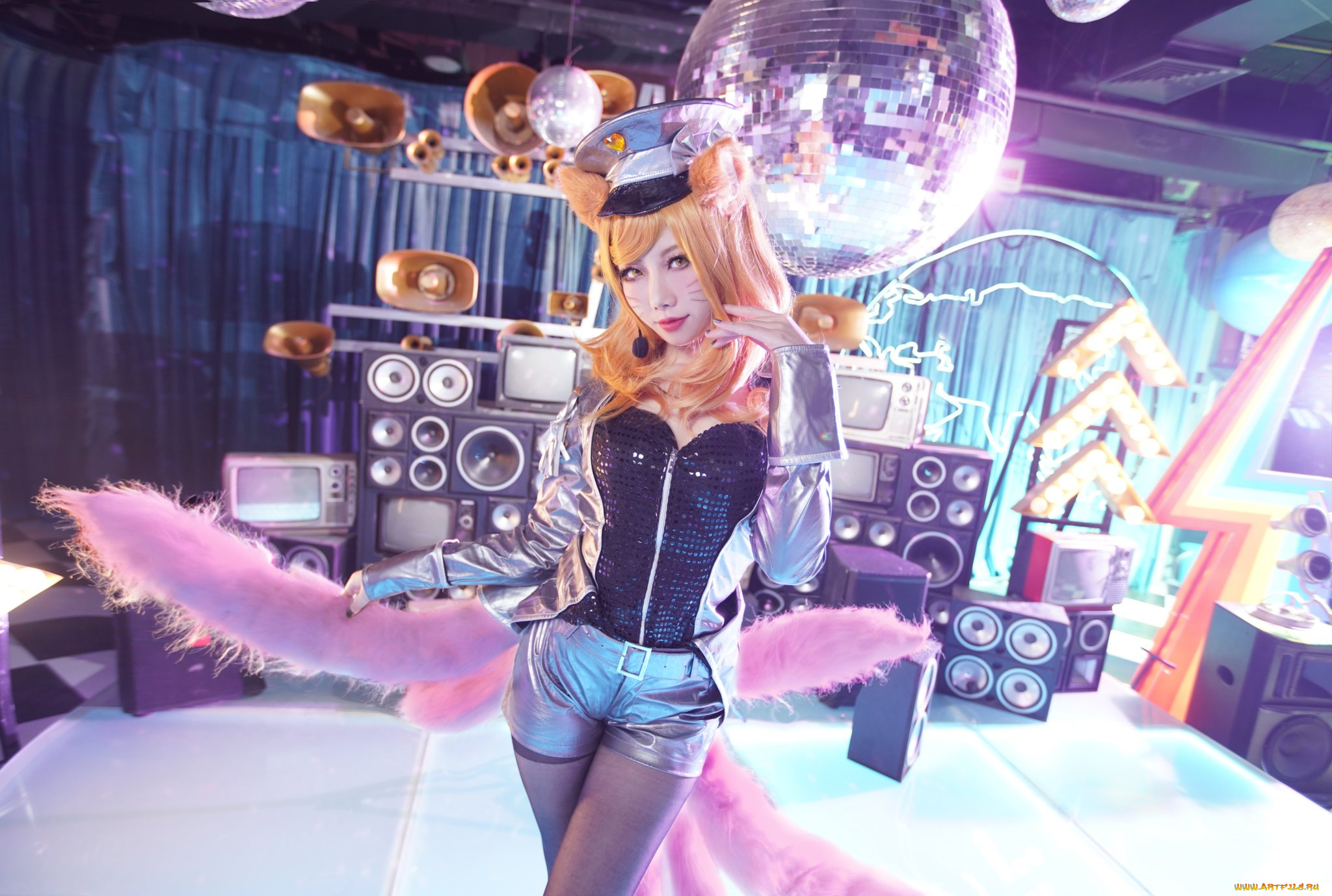 девушки, -, креатив, , косплей, костюм, фуражка, куртка, шорты, техника, хвосты, шар