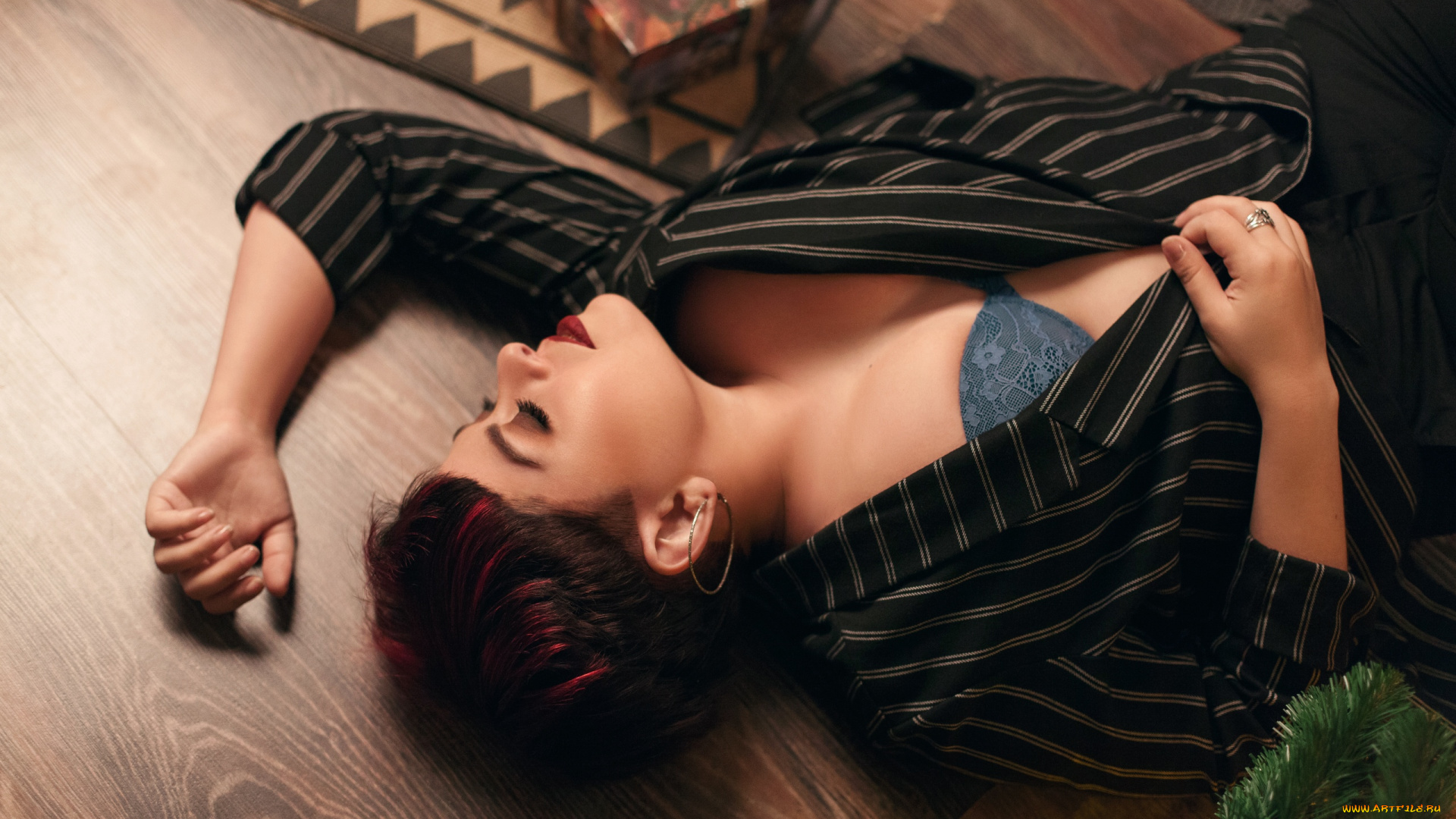 девушка, -, girl, девушки, -, брюнетки, , шатенки, девушка, женщина, разноцветная, сексуальная, модель, звезда, позирует, разная, обувь, верхняя, стильная, одежда, нижнее, эротическое, бельё, трусы, лифчик, аксессуары, макияж, колготки, чулки, и, множество, элементов, на, фотографии