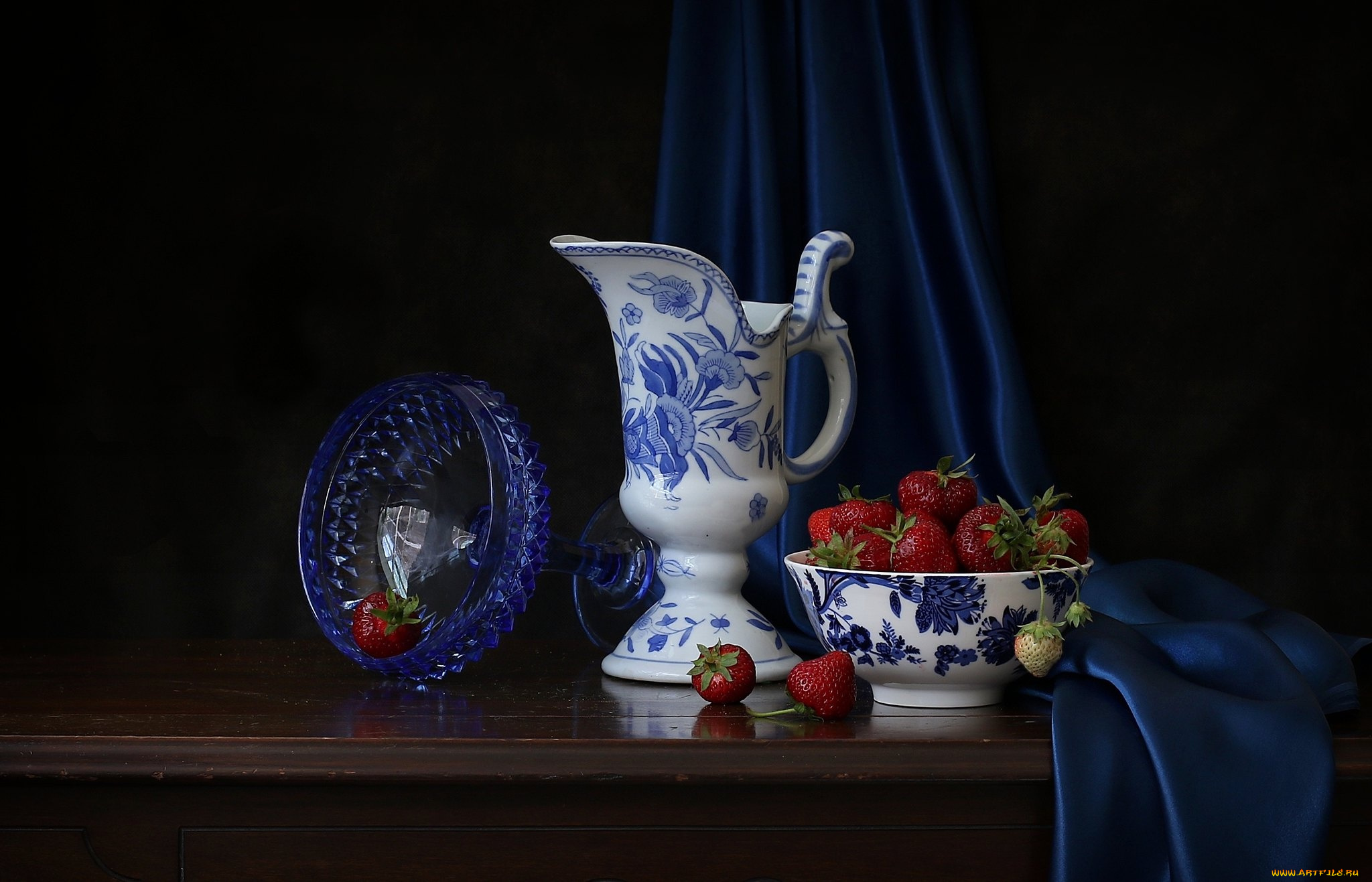 еда, клубника, , земляника, ягоды, стол, ткань, кувшин, натюрморт, пиала, креманка