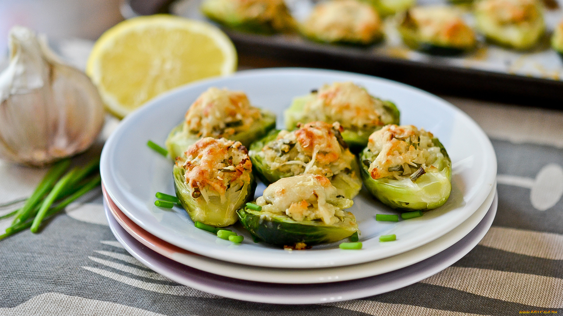 еда, салаты, закуски, тарелки, лимон, чеснок, брюссельская, капуста