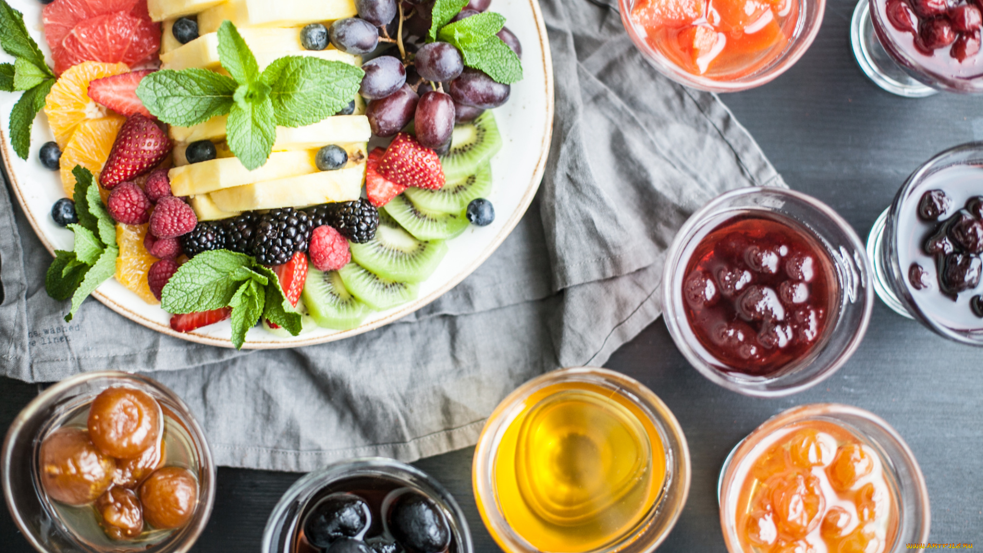 еда, фрукты, , ягоды, ягоды, мята, скатерть, сироп