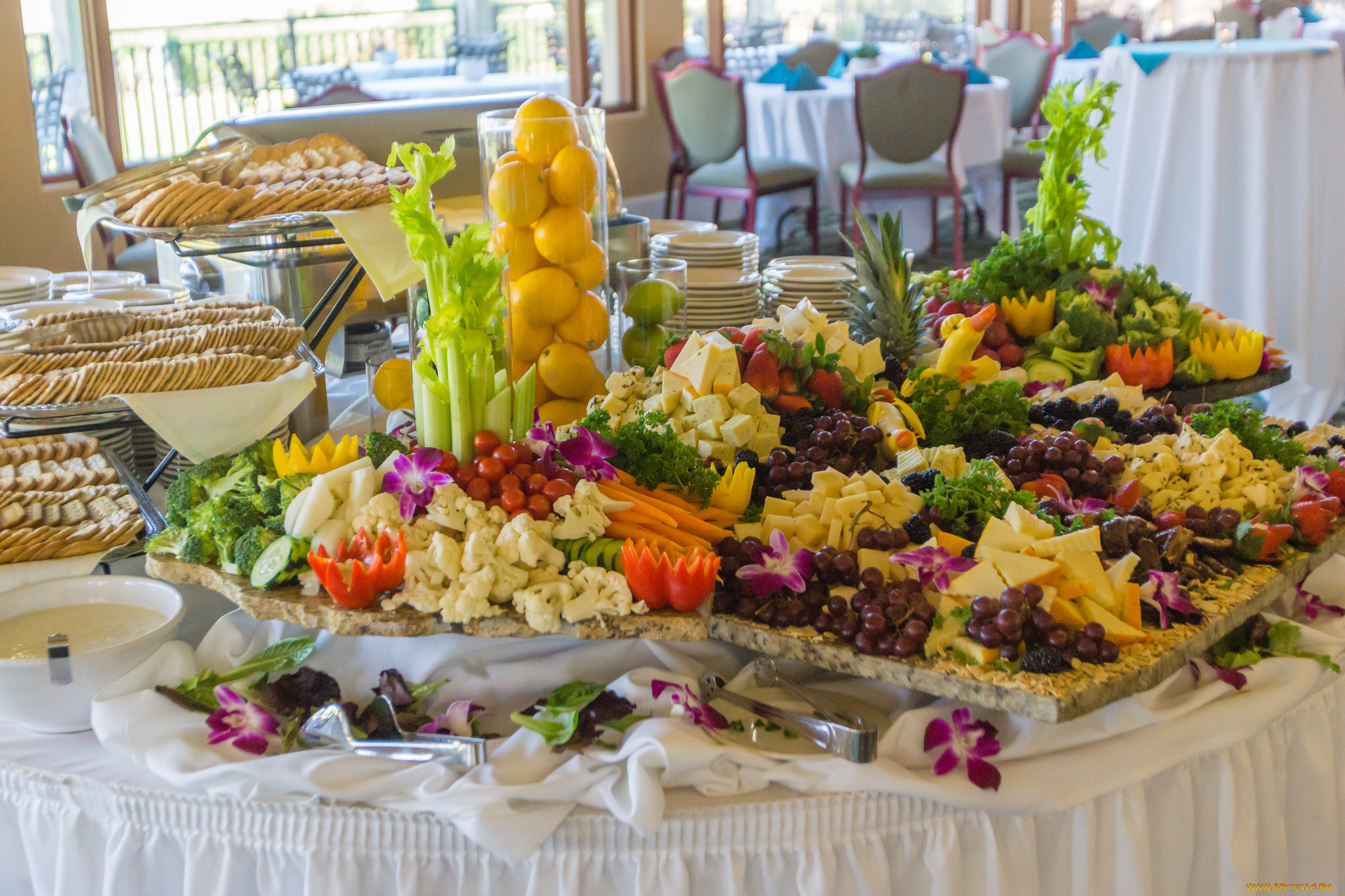 еда, разное, фрукты, ягоды, сыр, зелень, нарезка