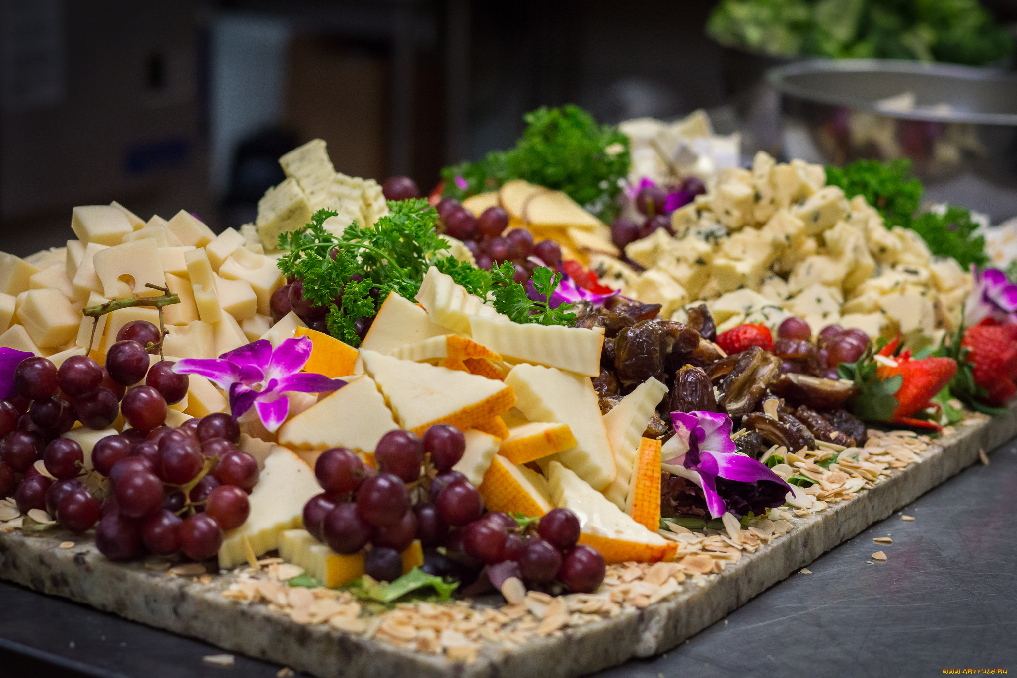 еда, разное, зелень, сыр, ягоды, фрукты, нарезка