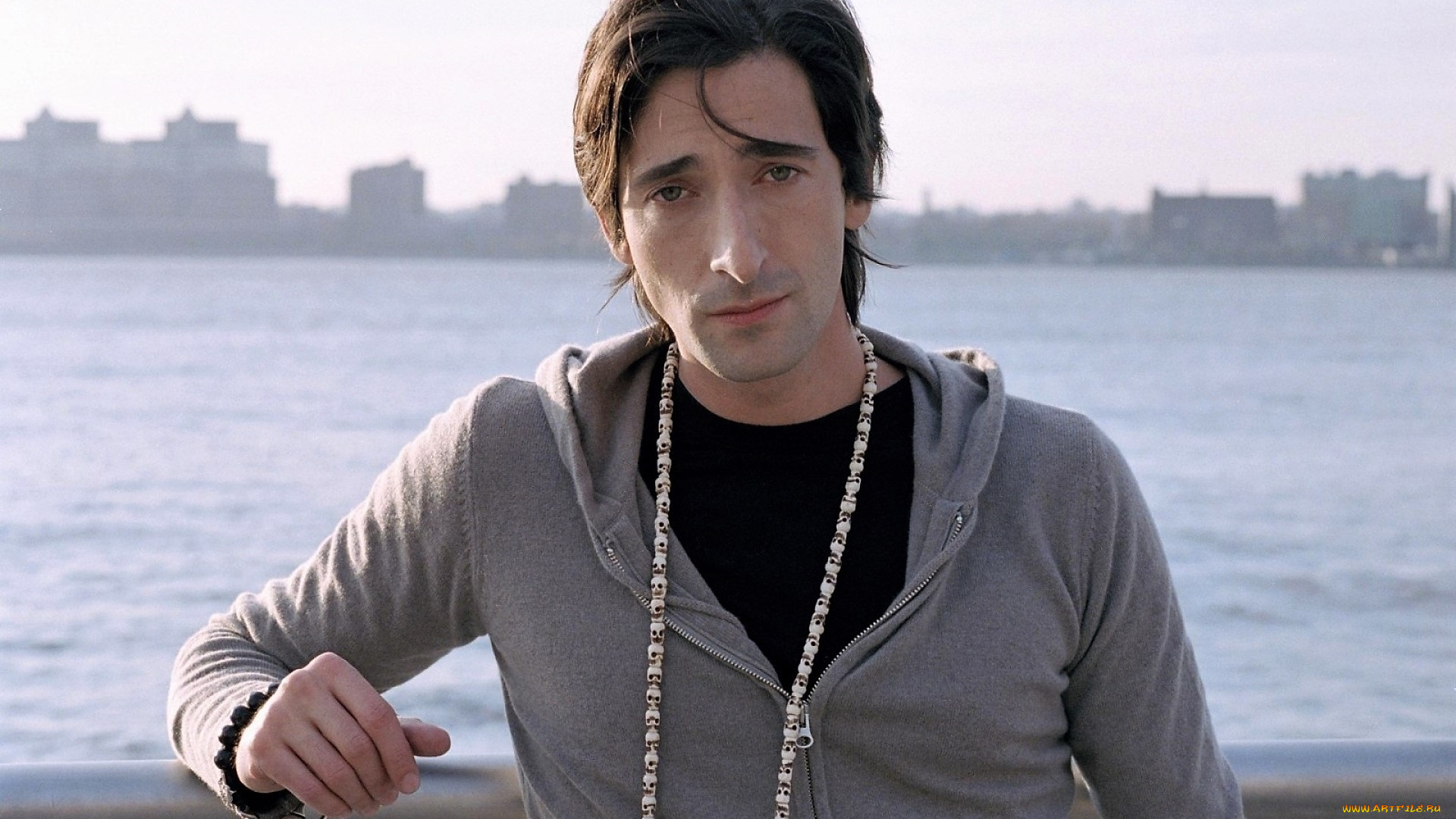 мужчины, adrien, brody, актер, кофта, ожерелье, река