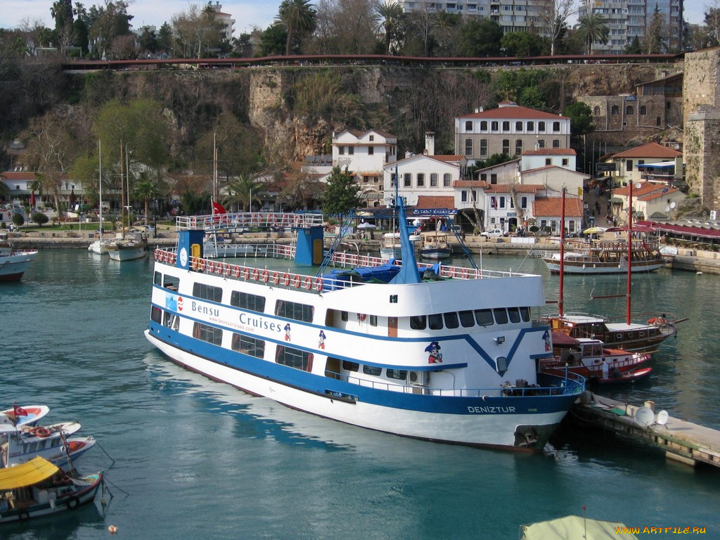 корабли, теплоходы