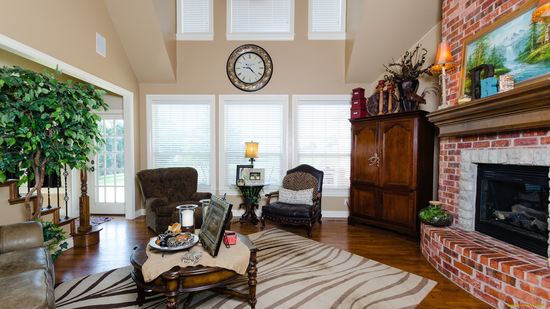 интерьер, гостиная, камин, стол, ковер, кресла, шкаф, часы