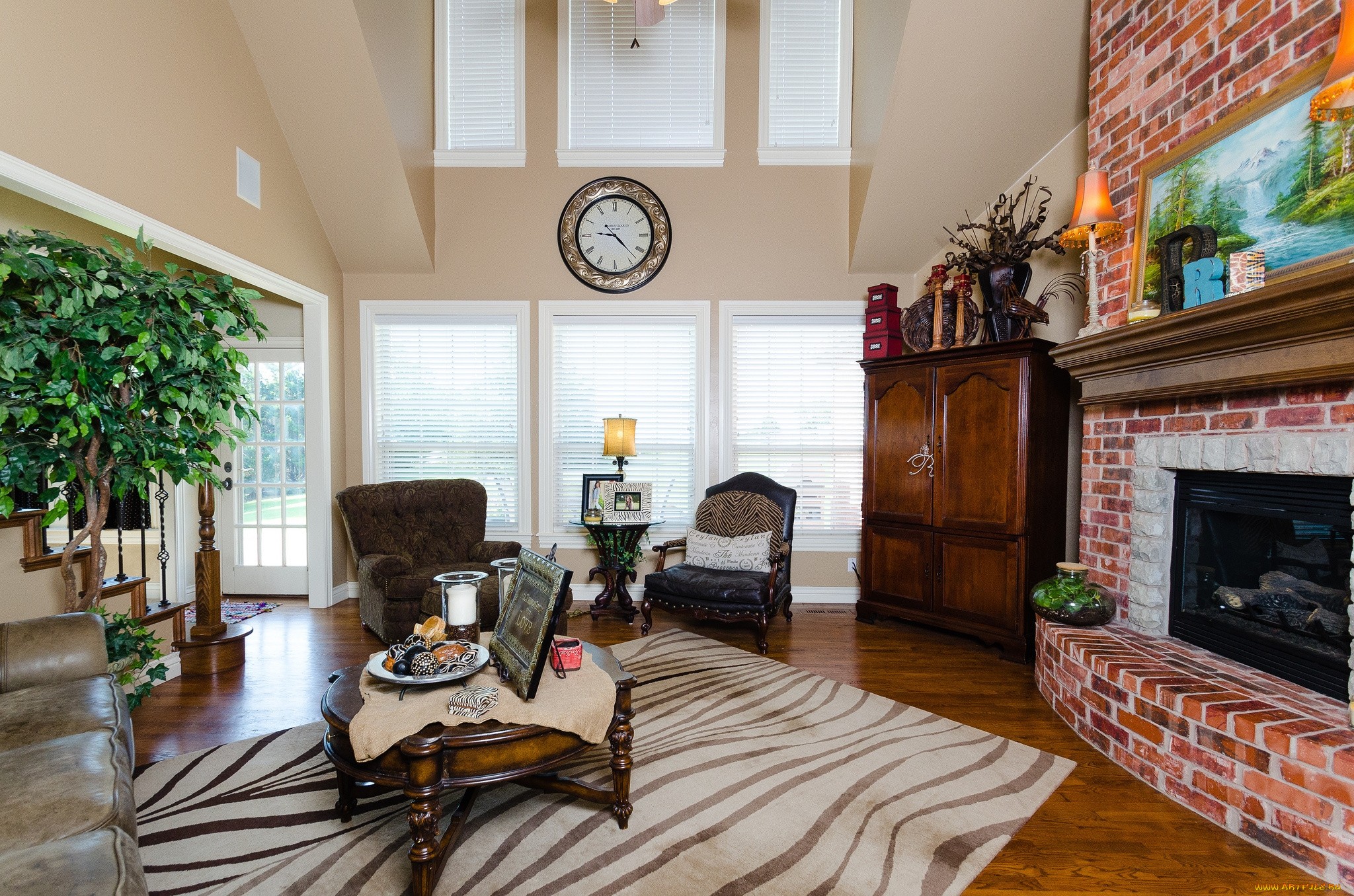 интерьер, гостиная, камин, стол, ковер, кресла, шкаф, часы