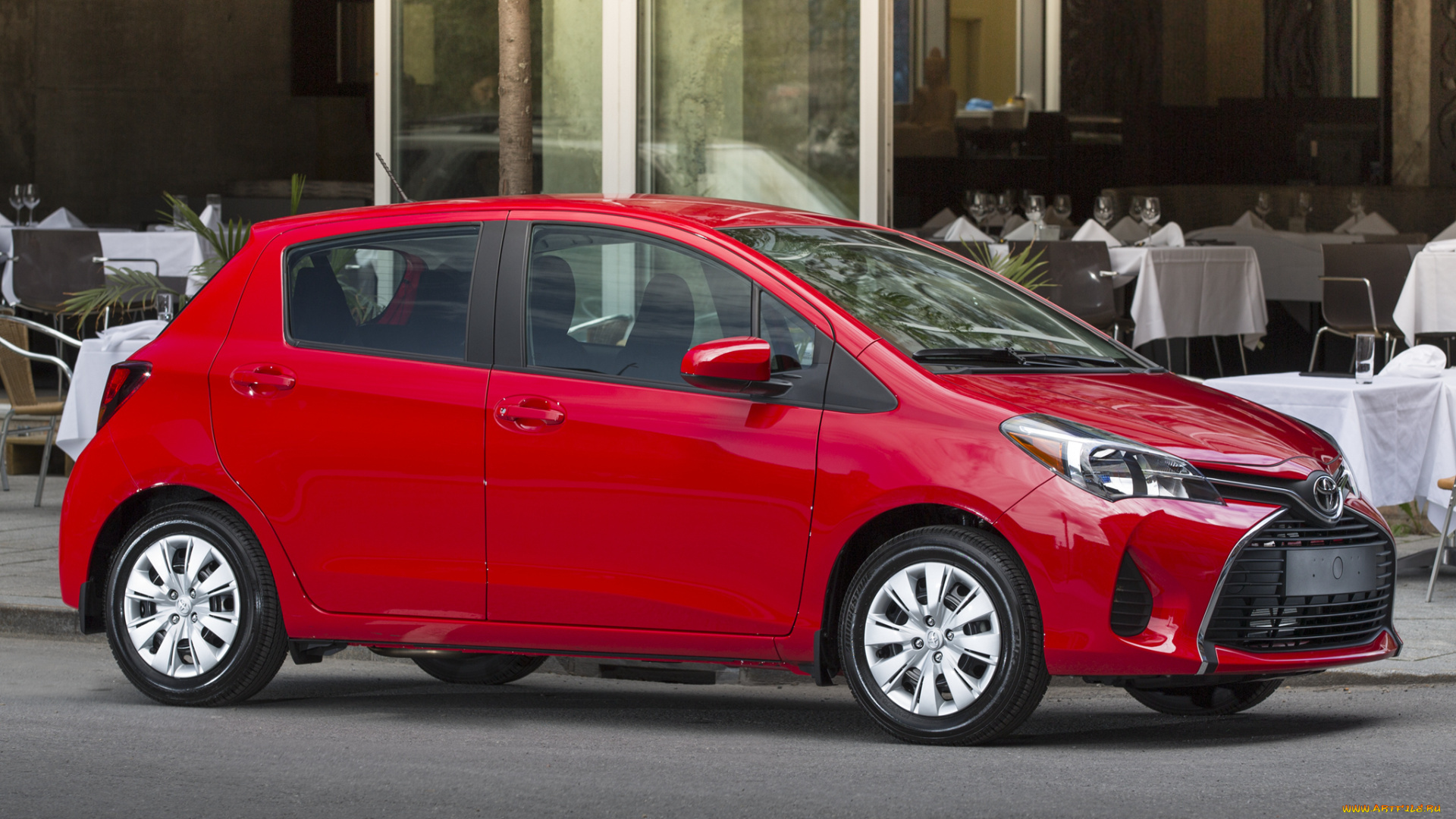 автомобили, toyota, 2015г, le, 5-door, yaris, us-spec, красный