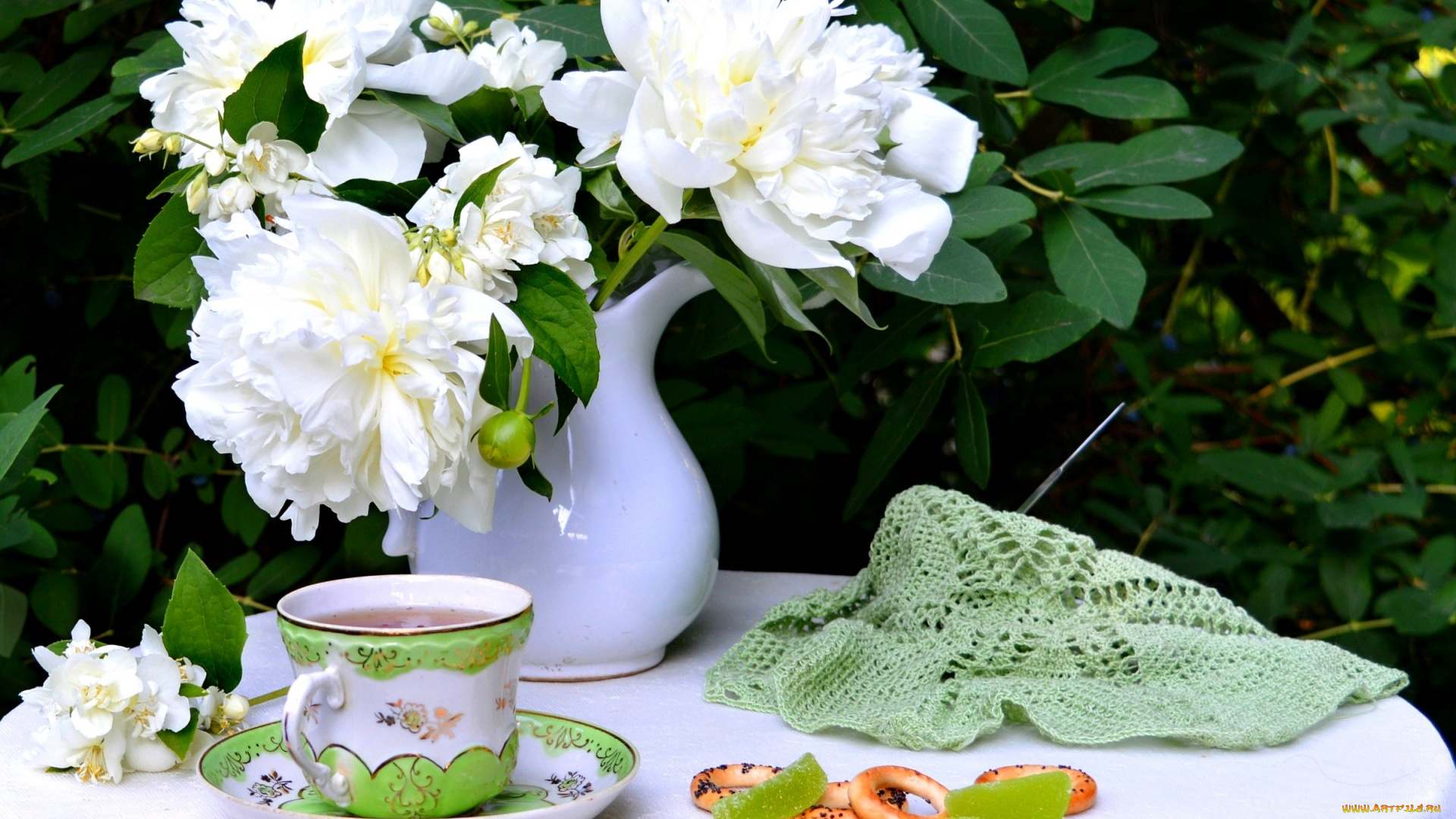 еда, натюрморт, кувшин, цветы, мармелад, белые, чашка, чай, пионы