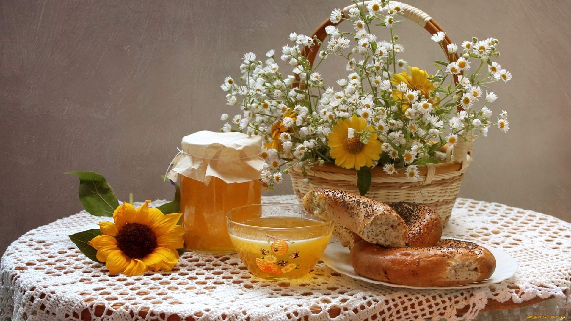 еда, натюрморт, подсолнух, гелениум, ромашки, текстура, лето, бублик, мед, букет
