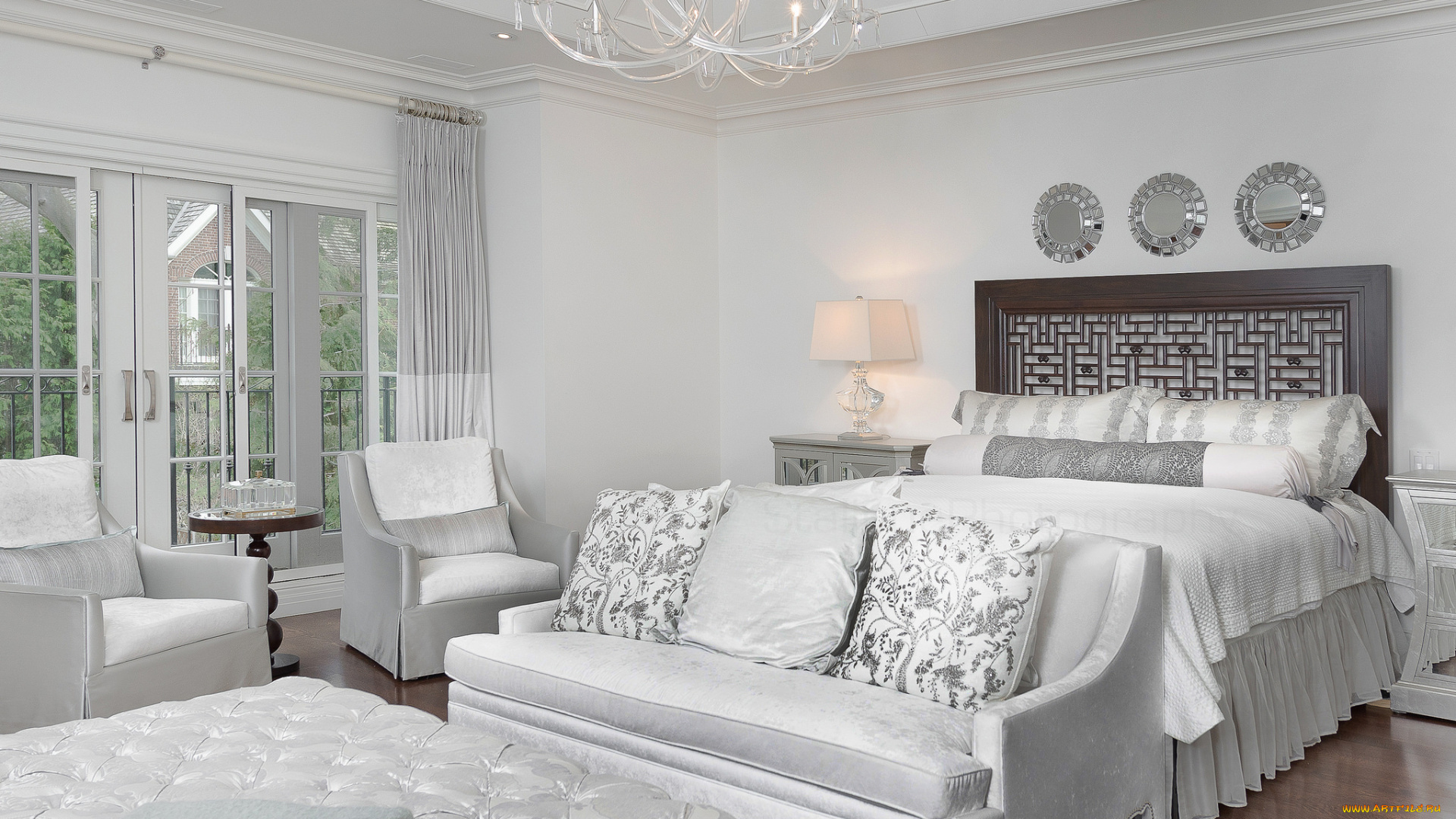 интерьер, спальня, кровать, диван, стиль, дизайн, белый, зеркала, кресла