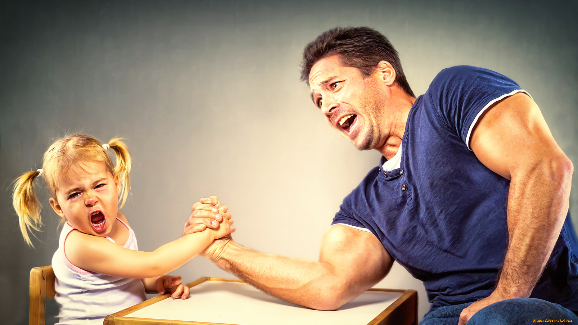 юмор, и, приколы, семья, девочка, турнир, папа, дочка, армрестлинг, мужчина