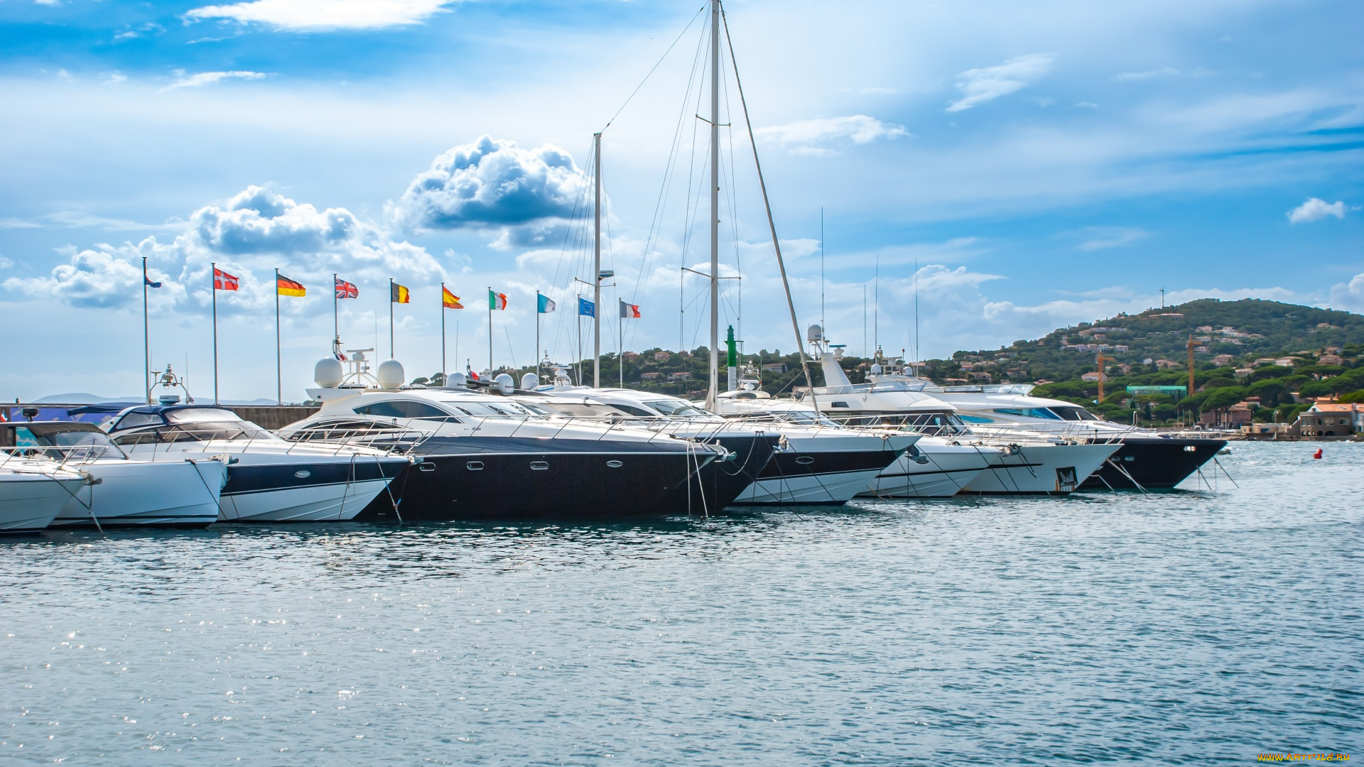 корабли, яхты, флаги, причал