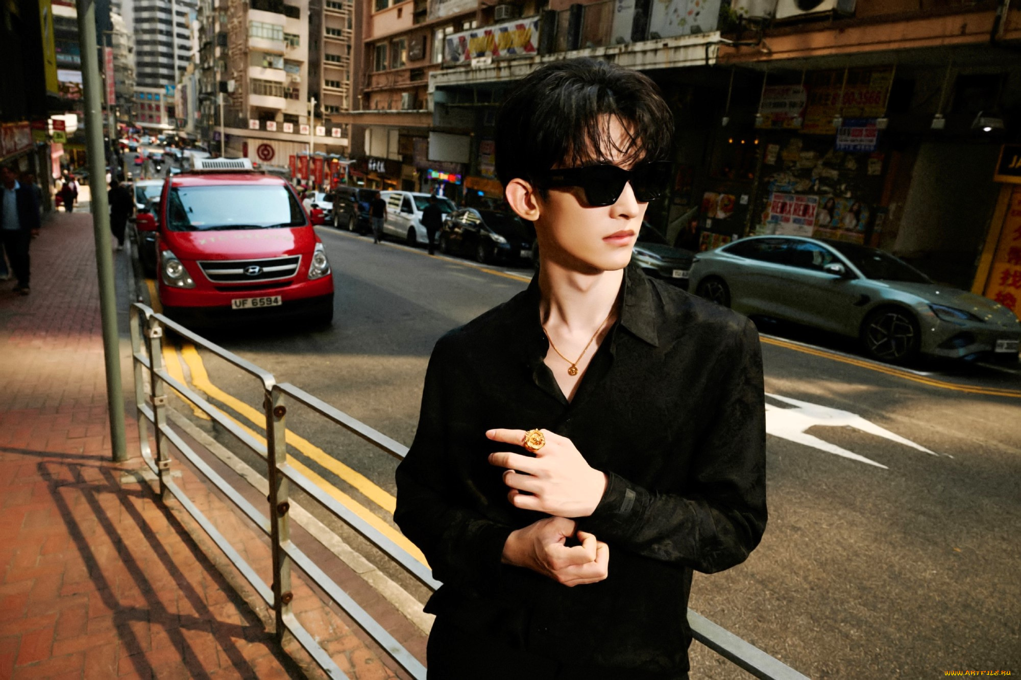 chang, hua, sen, мужчины, актер, очки, рубашка, город, улица, транспорт