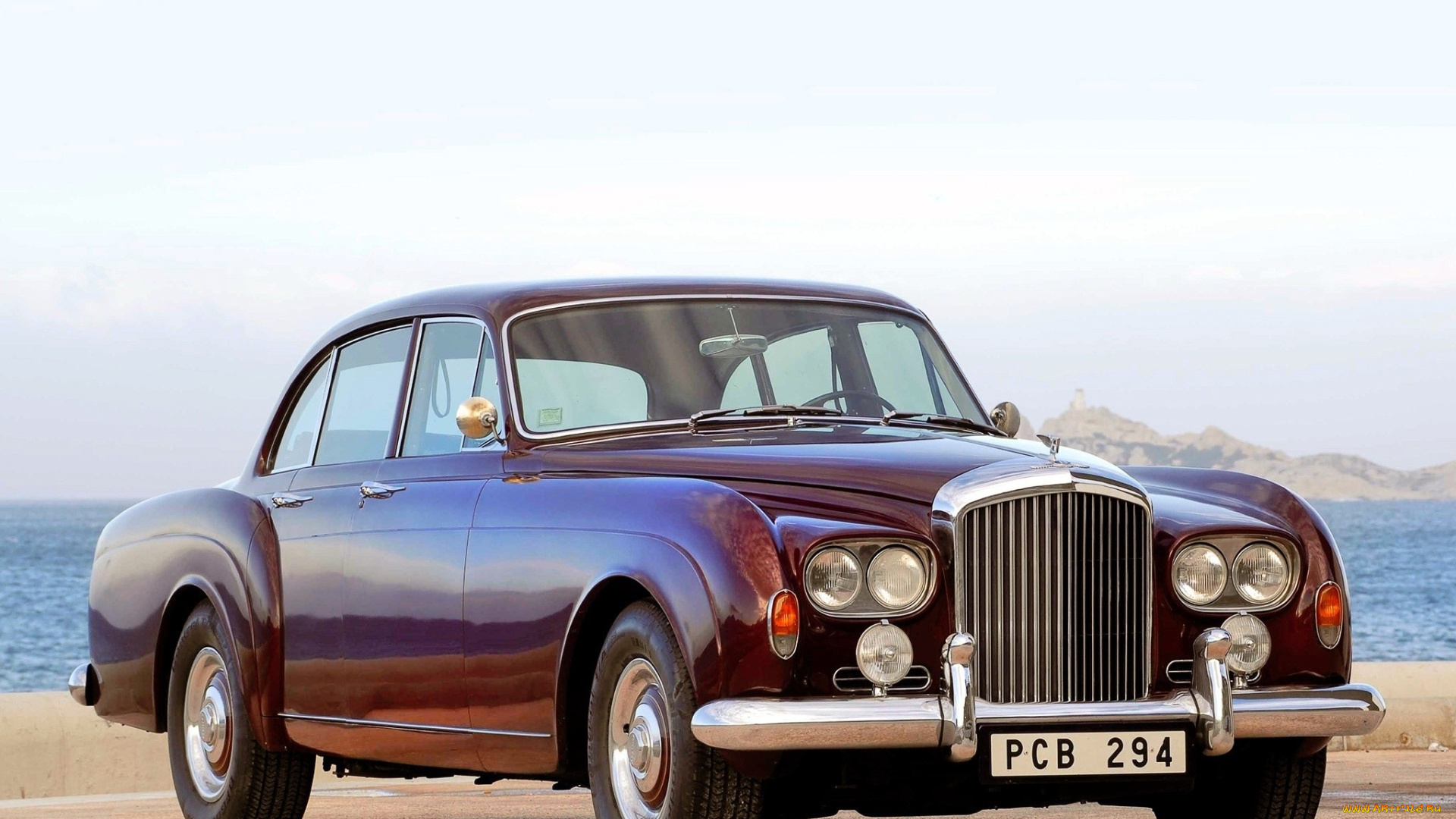 автомобили, bentley, море, дорога, автомобиль, небо, горы