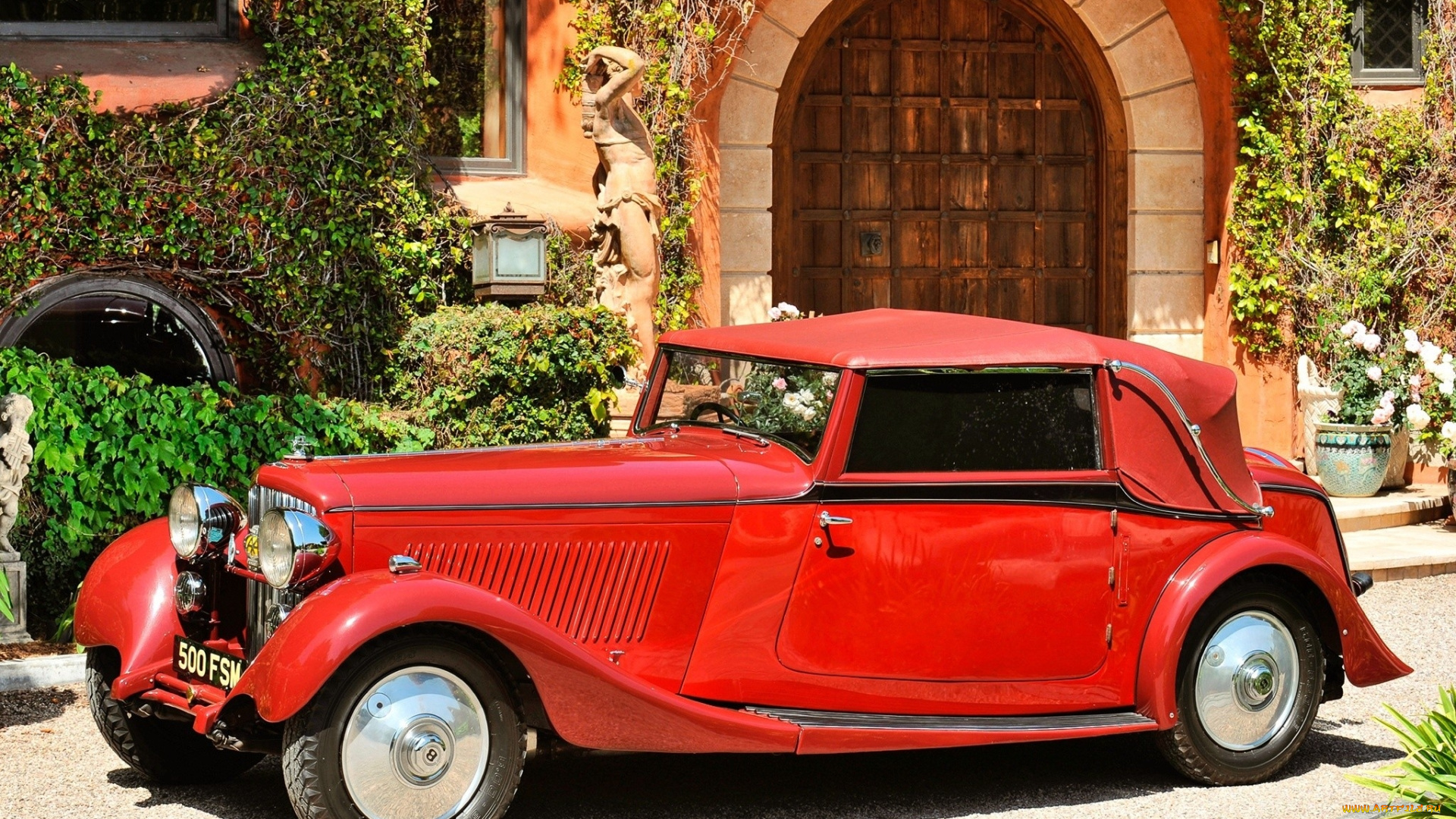 автомобили, классика, дорога, замок, статуя, растения, автомобиль