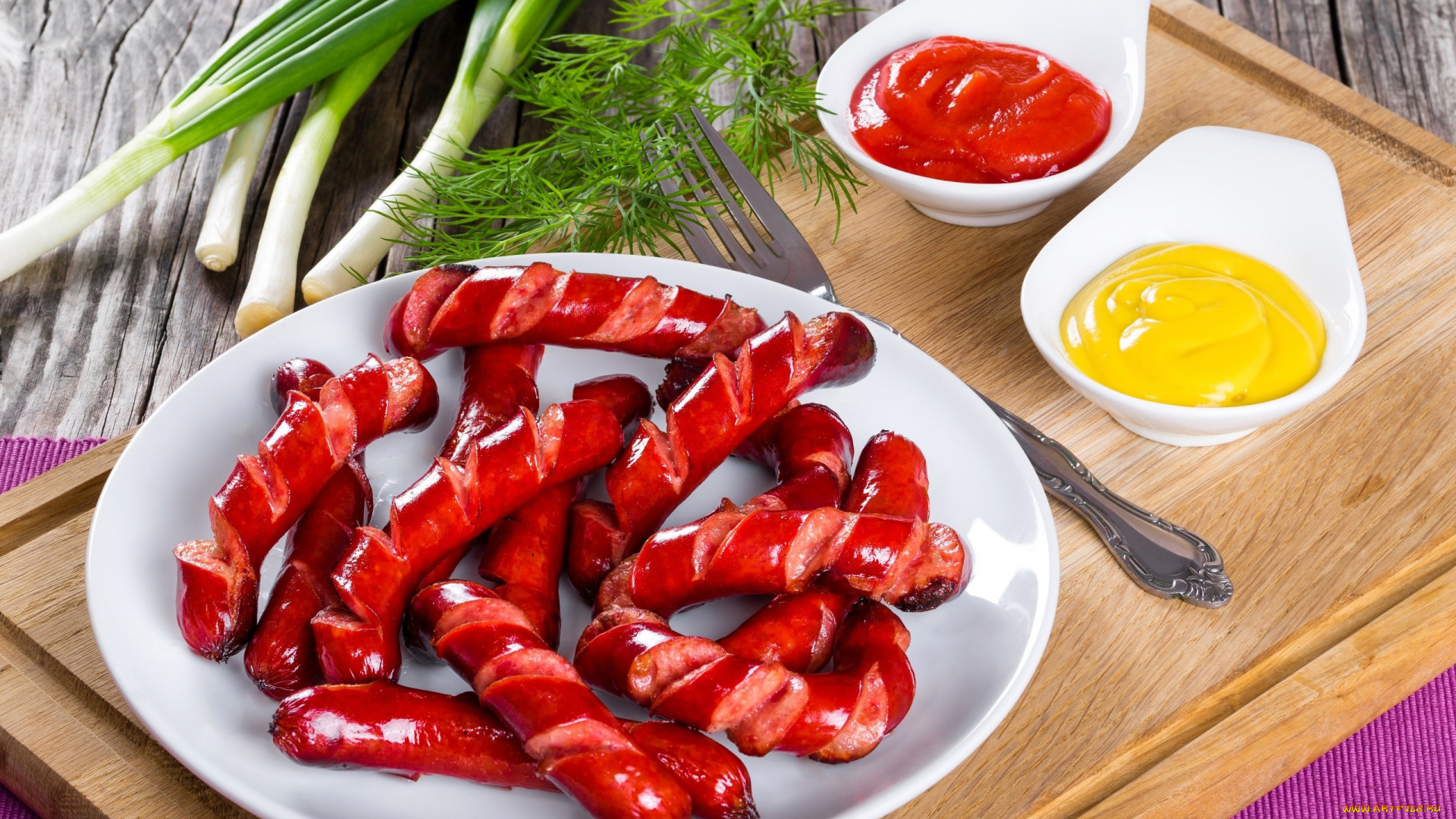 еда, колбасные, изделия, лук, укроп, кетчуп, сосиски, горчица