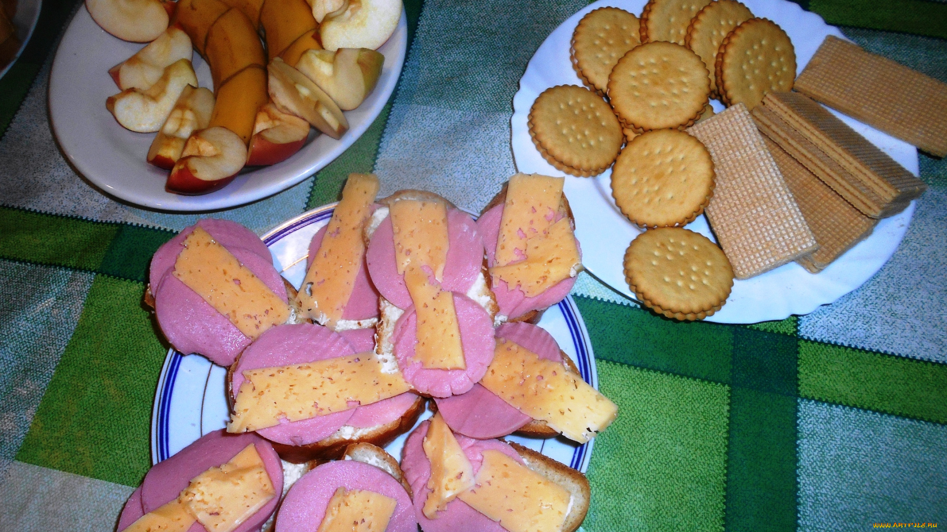 еда, бутерброды, , гамбургеры, , канапе, колбаса, хлеб, сыр, бананы, яблоки