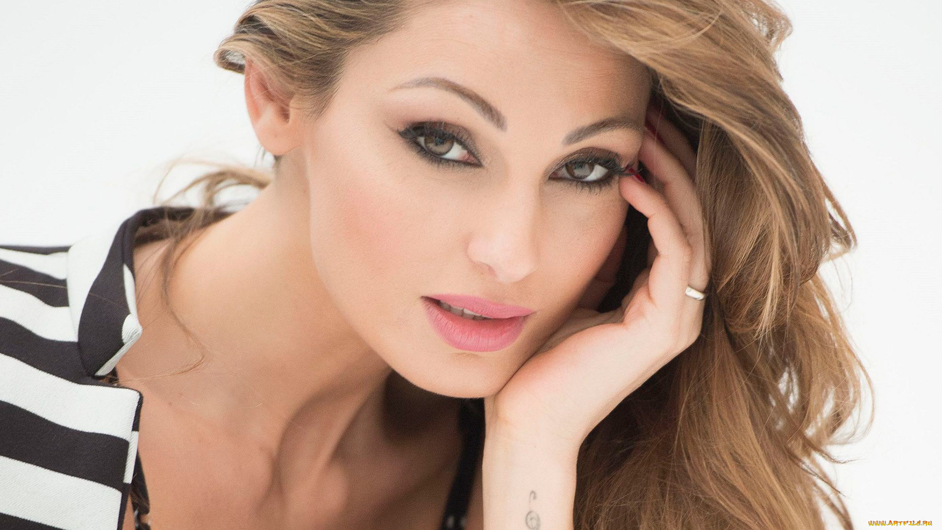 anna, tatangelo, девушки, anna, tatangelo, девушка, певица, италия, звезда, брюнетка, красотка, портрет, макияж, взгляд