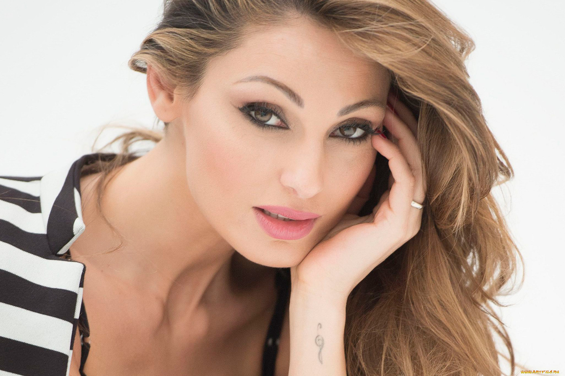 anna, tatangelo, девушки, anna, tatangelo, девушка, певица, италия, звезда, брюнетка, красотка, портрет, макияж, взгляд