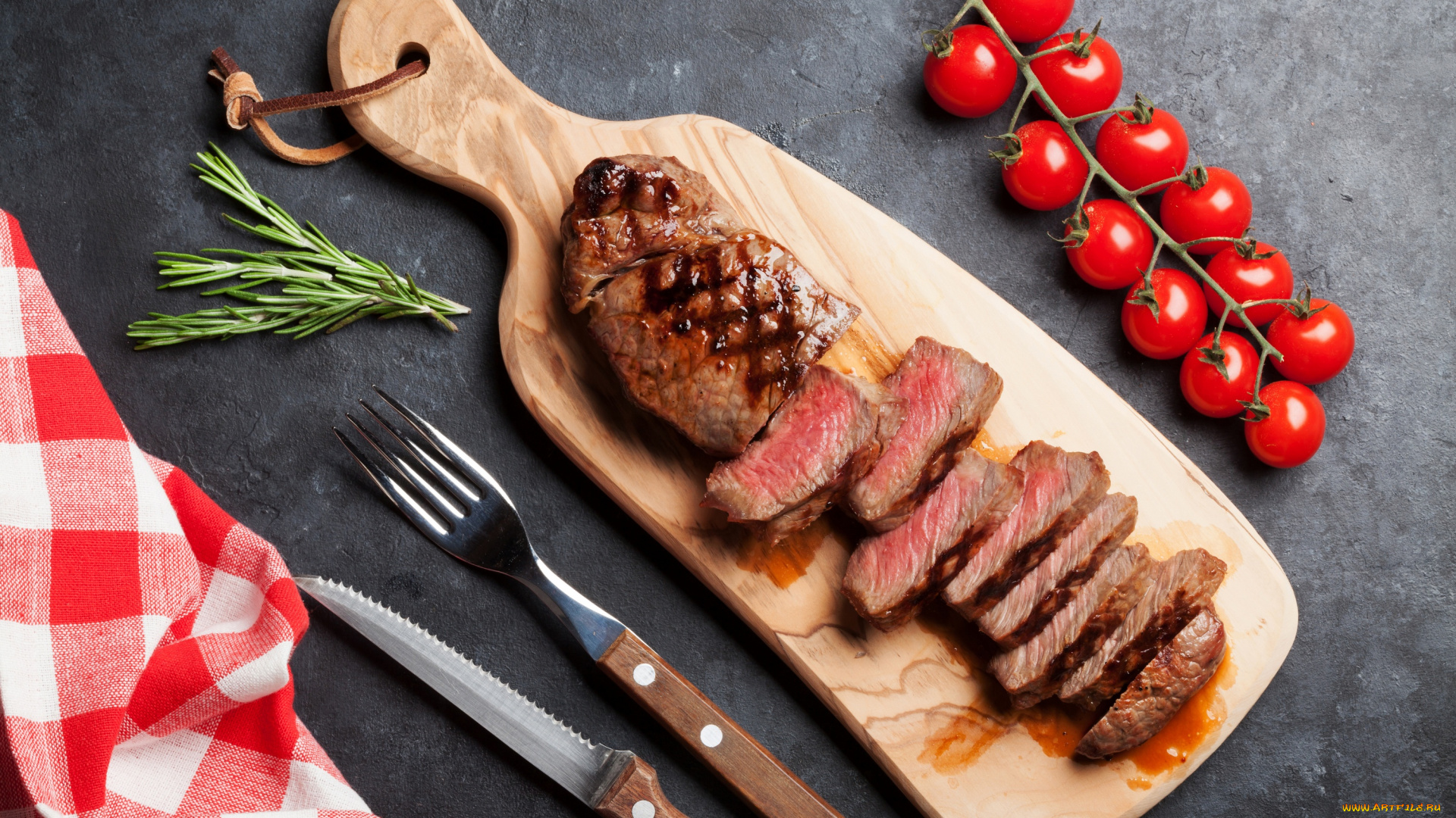 еда, мясные, блюда, соль, соус, чеснок, перец, стейк, помидоры, томаты