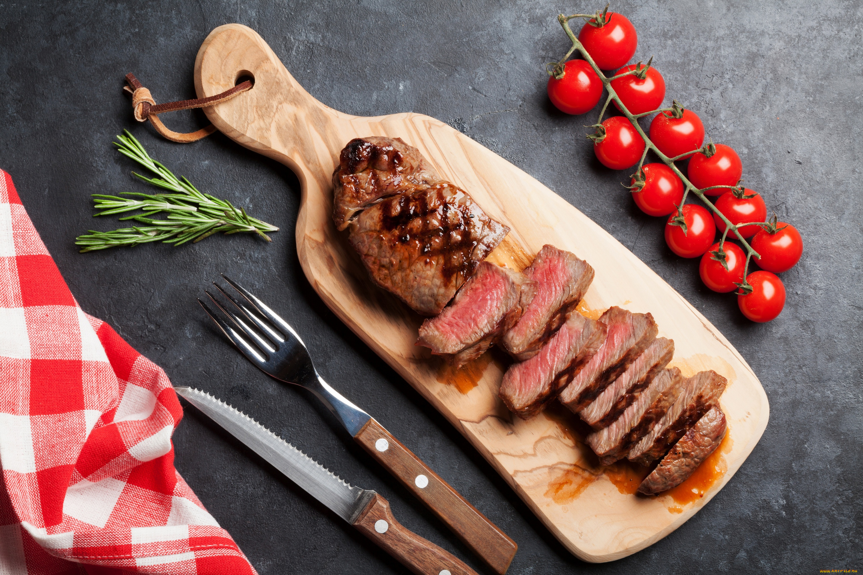 еда, мясные, блюда, соль, соус, чеснок, перец, стейк, помидоры, томаты