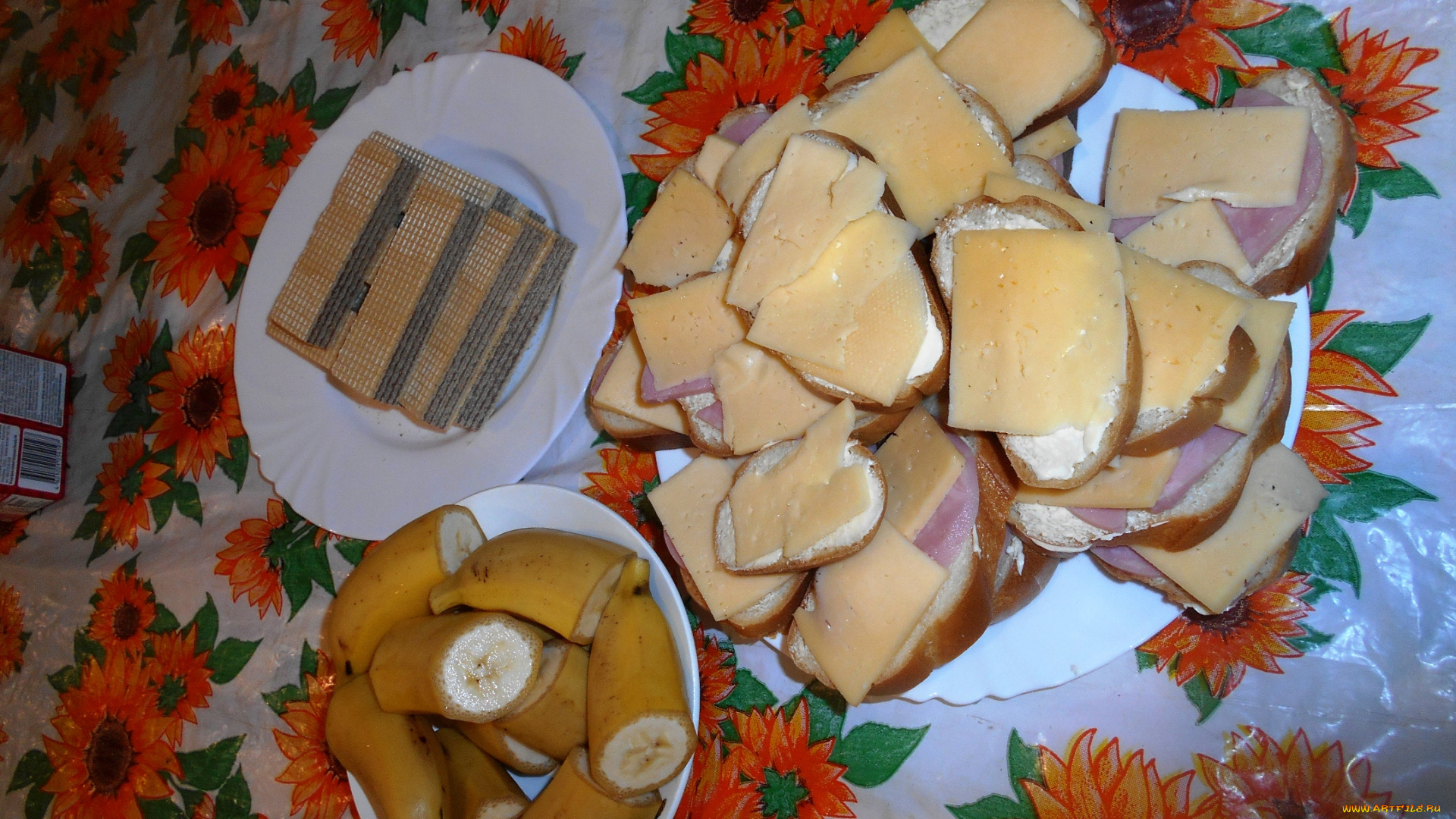 еда, бутерброды, , гамбургеры, , канапе, бананы, яблоки, сыр, хлеб, колбаса