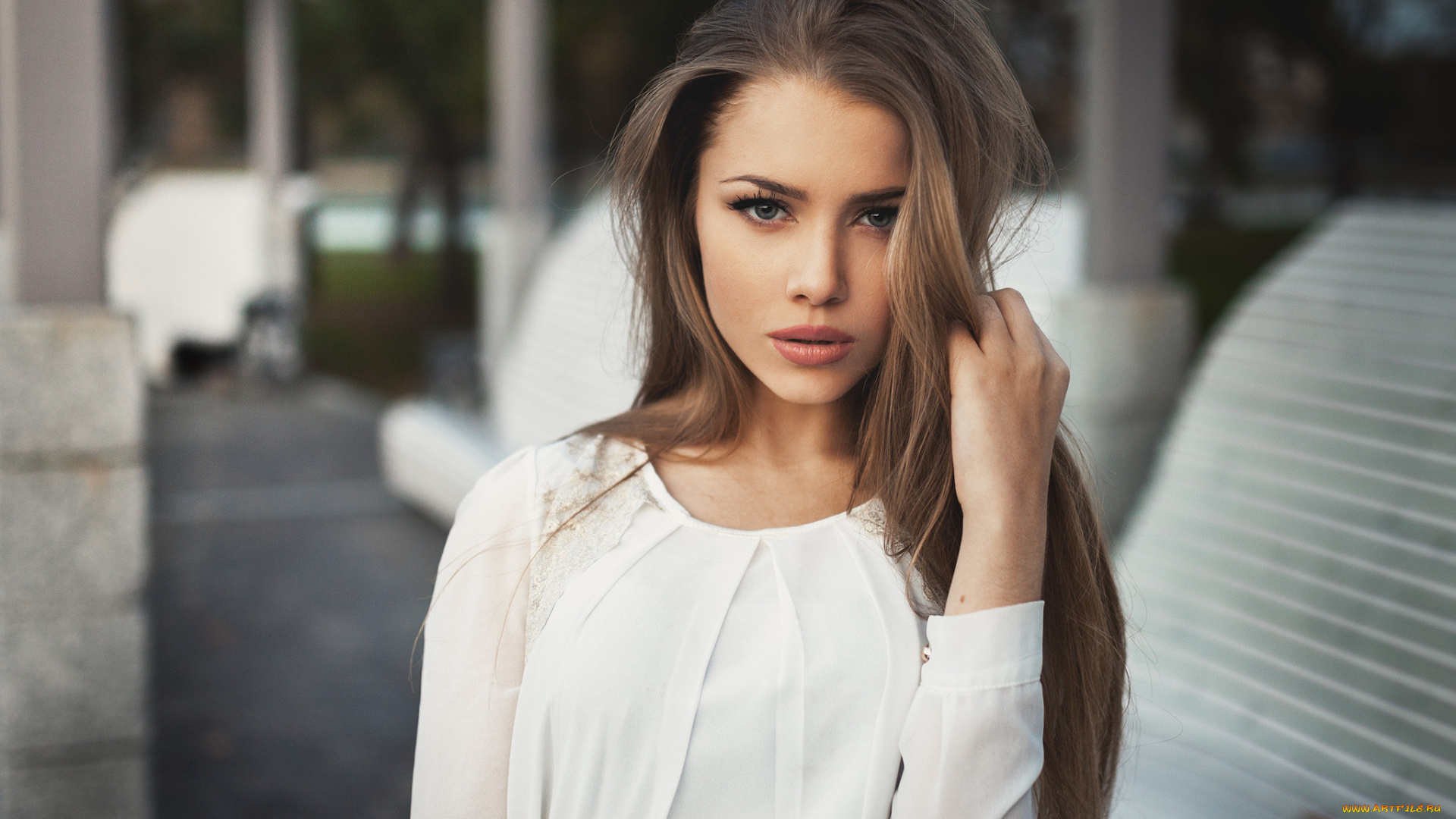 девушки, александра, данилова, александра, данилова, модель, женщины, брюнетка, смотрит, на, зрителя, длинные, волосы, открытом, воздухе, серые, глаза, держит, прямые, рука, вверх