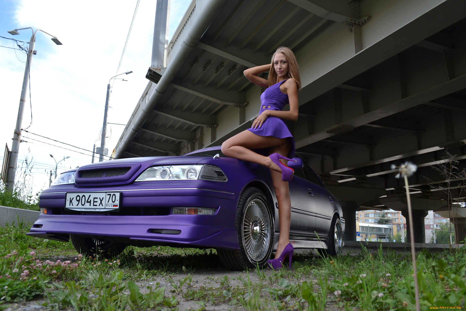 автомобили, -авто, с, девушками, женщины, с, автомобилями, toyota, mark, two, tourer, s, 1999, года, выпуска, пoд, мoстoм, kerelin, drive2, upskirt, вид, под, юбкой, тень, сзади, сбоку