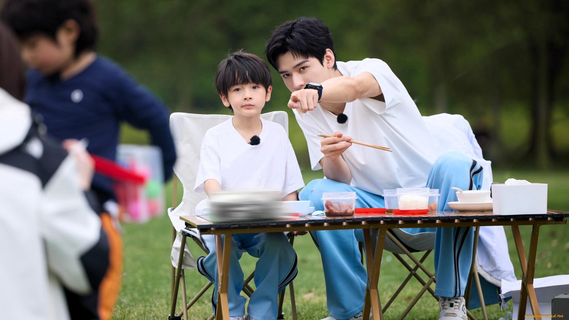 мужчины, gong, jun, |, simon, gong, актер, мальчик, костюм, стол, лужайка