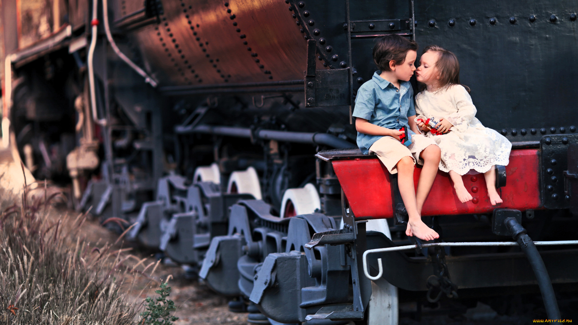 разное, дети, мальчик, девочка, поцелуй, паровоз