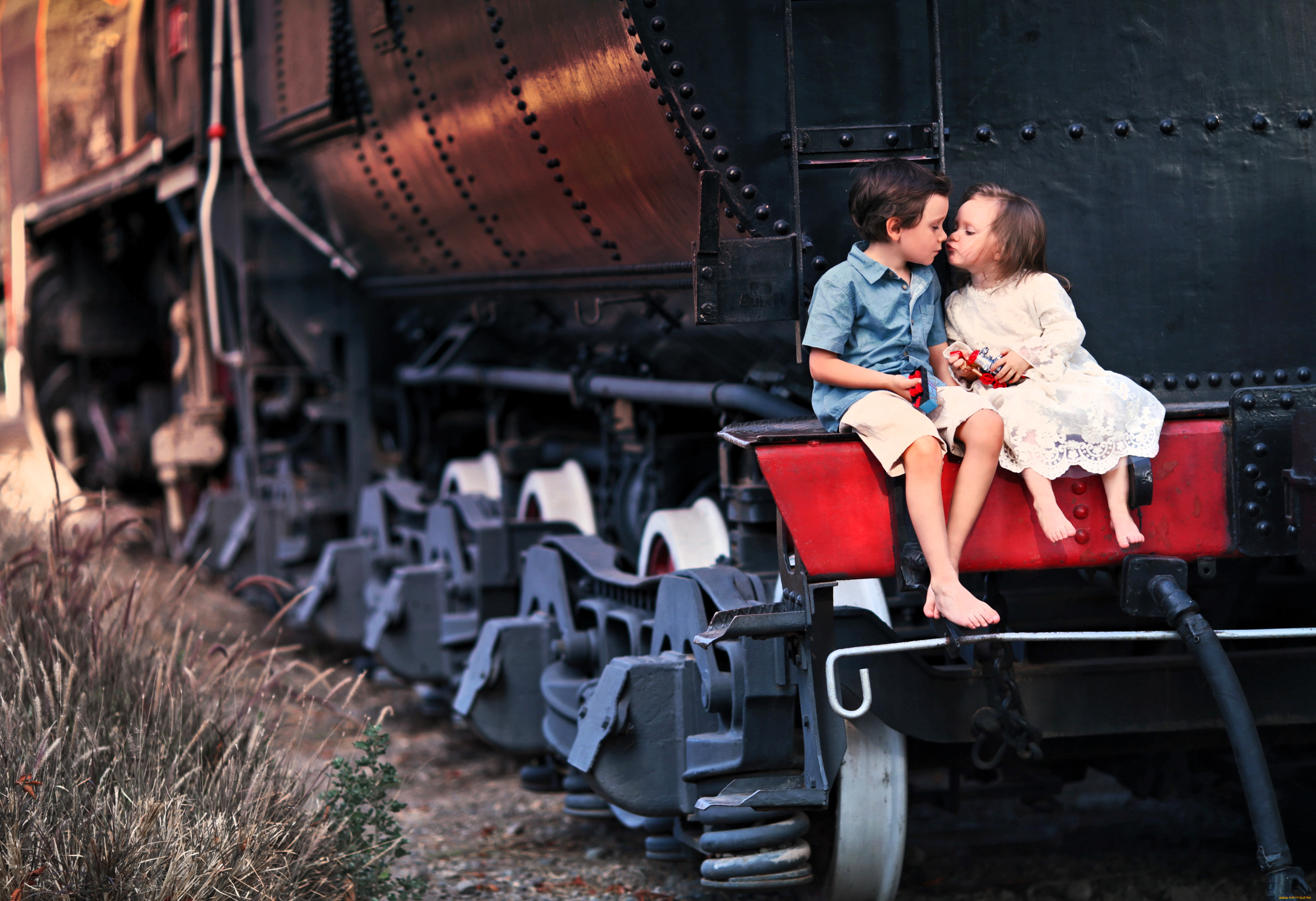 разное, дети, мальчик, девочка, поцелуй, паровоз