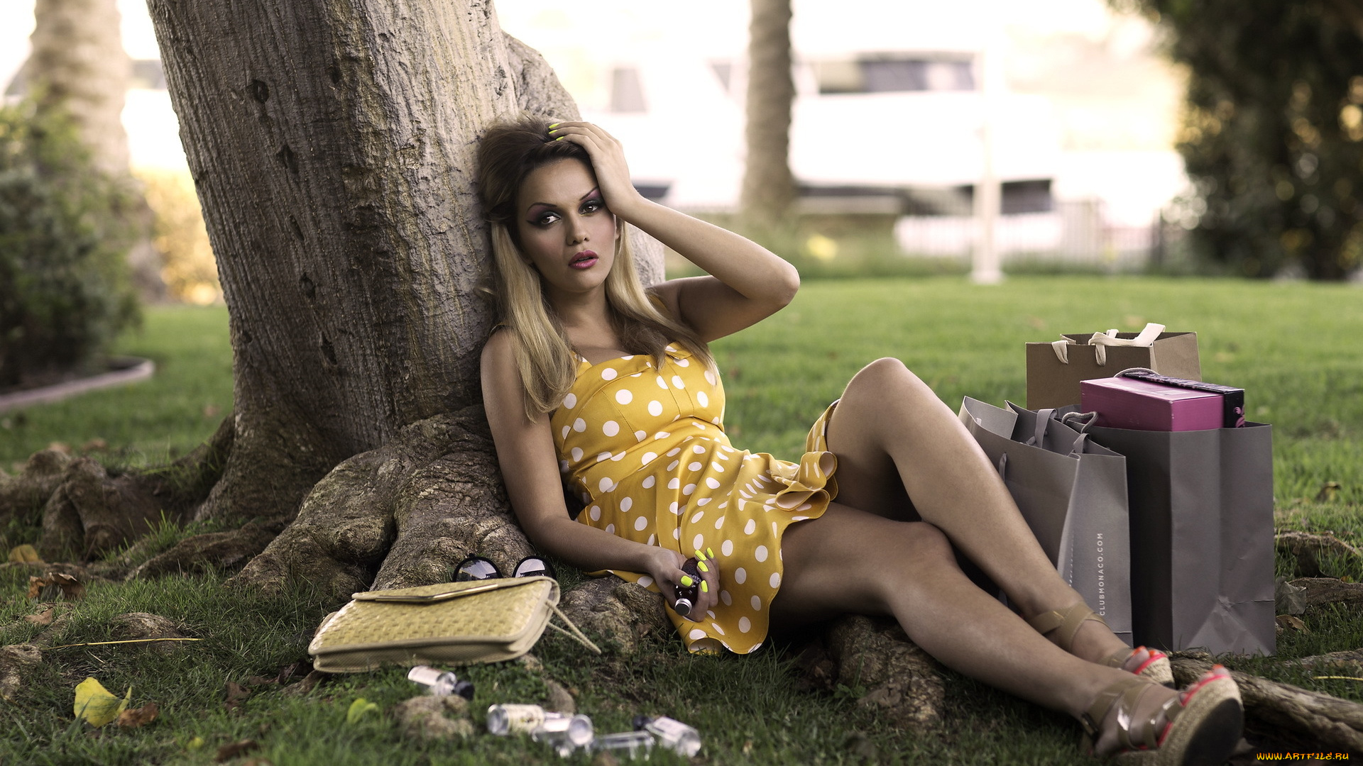 -Unsort, Брюнетки, Шатенки, девушки, unsort, брюнетки, шатенки, сумки, дерево, девушка