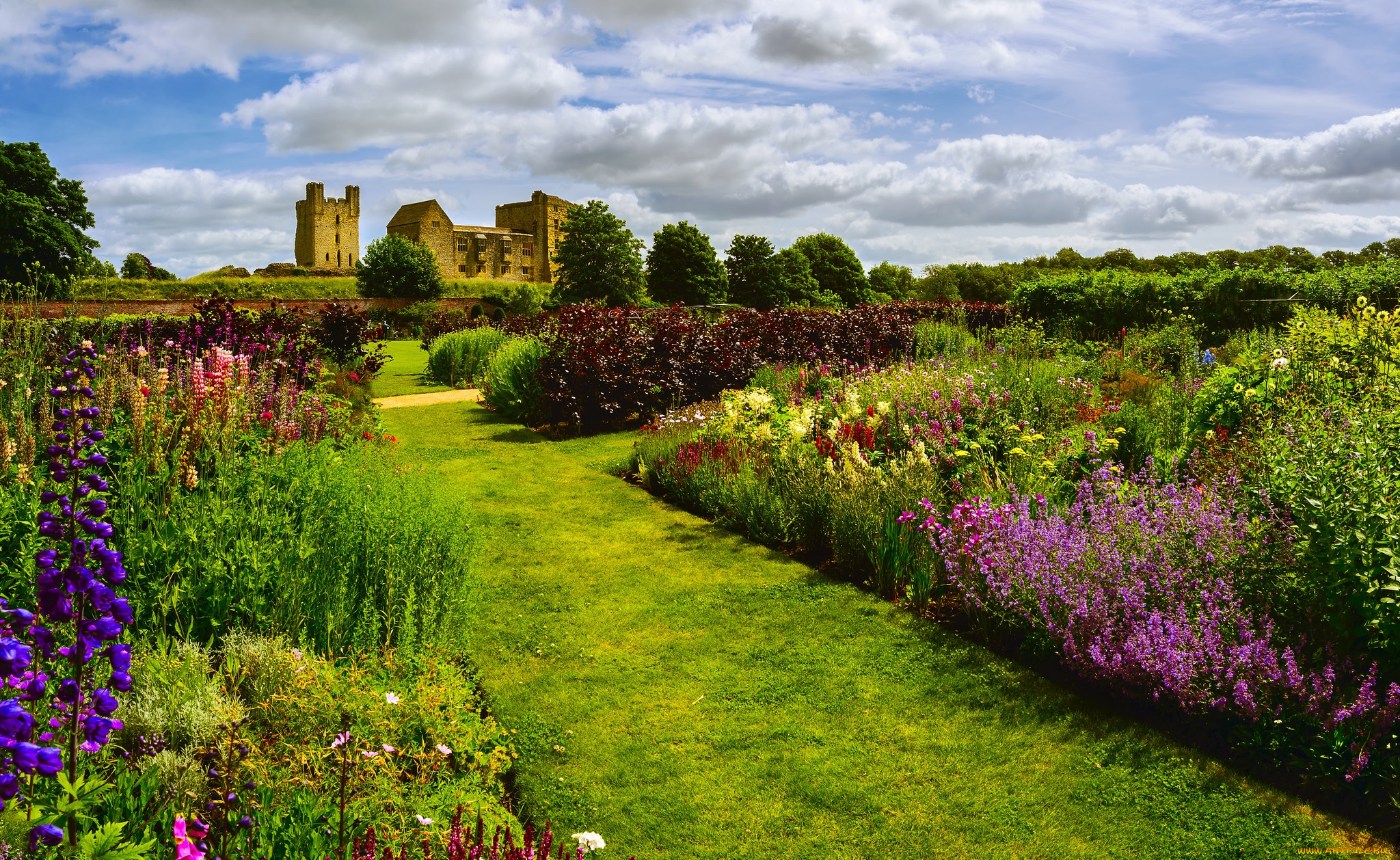 города, пейзажи, замок, дорожка, цветы, клумбы, газон, луг
