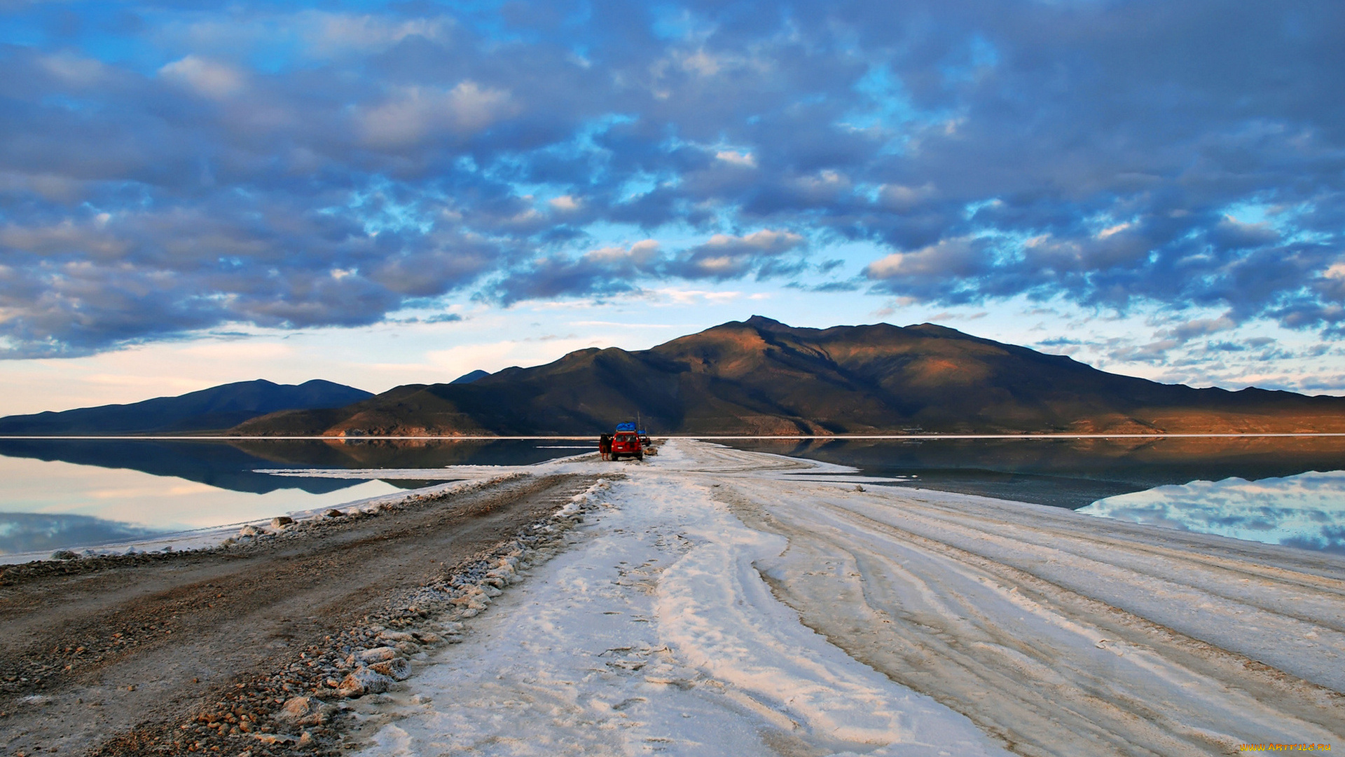 природа, дороги, озера, горы, дорога, машина, облака