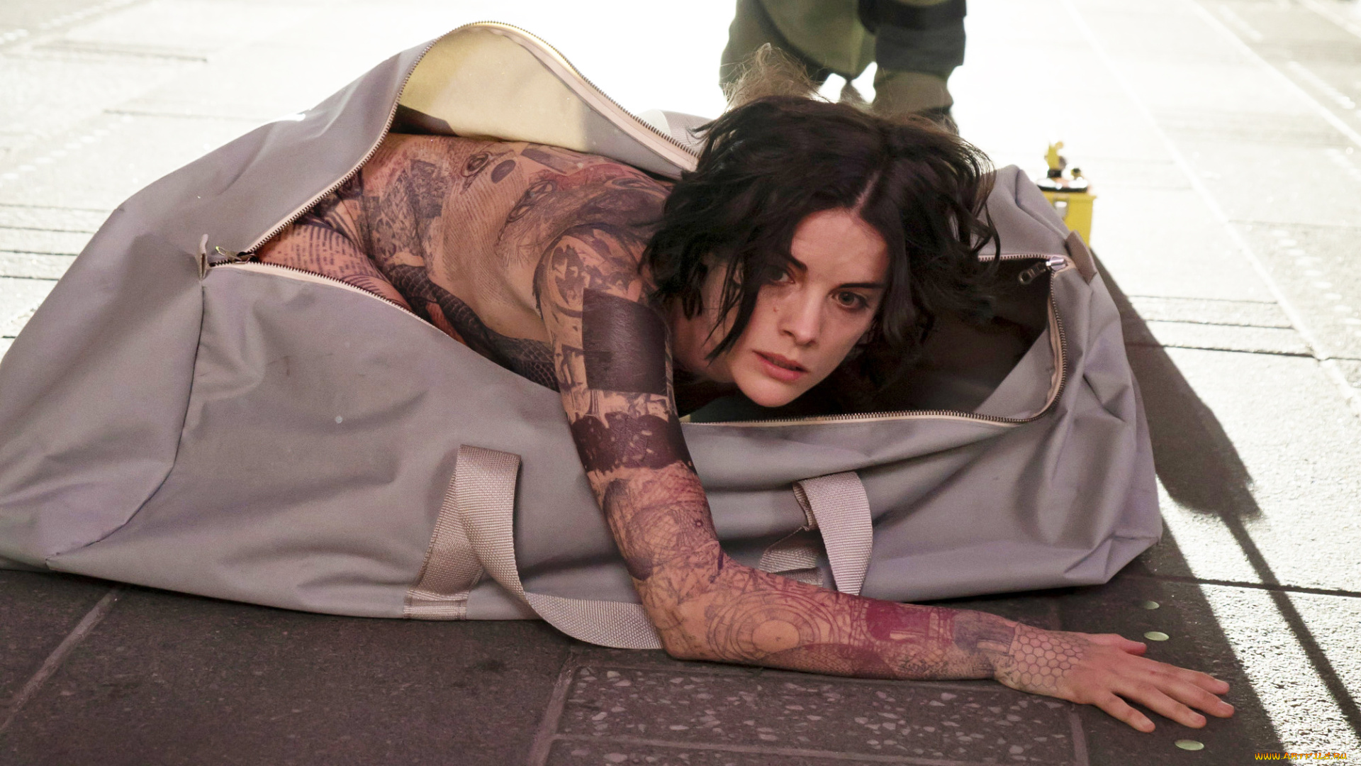 кино, фильмы, blindspot, , сериал, женщина, тату, сумка