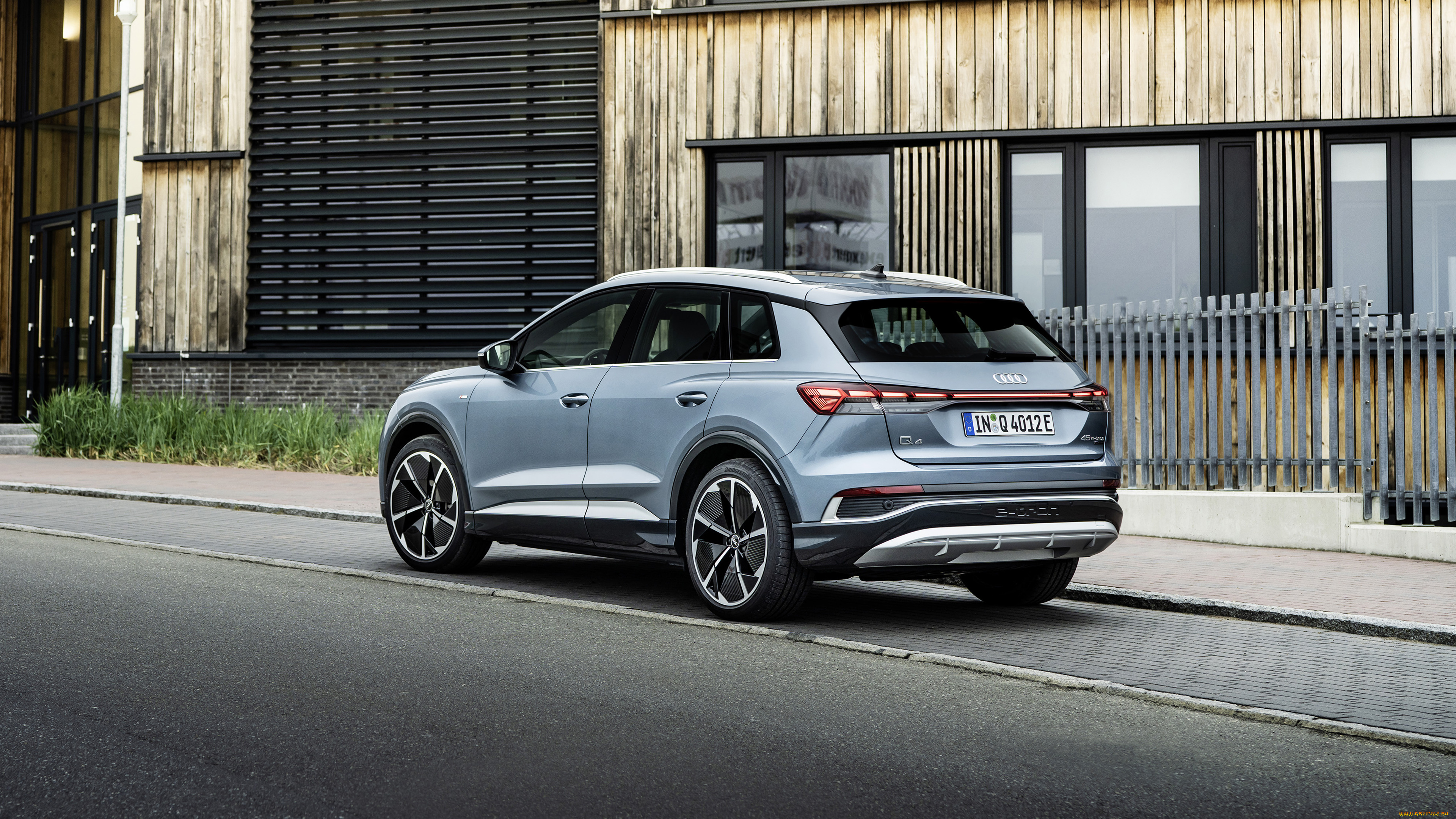 audi, q4, 45, e-tron, quattro, s, line, автомобили, audi, голубой, здание