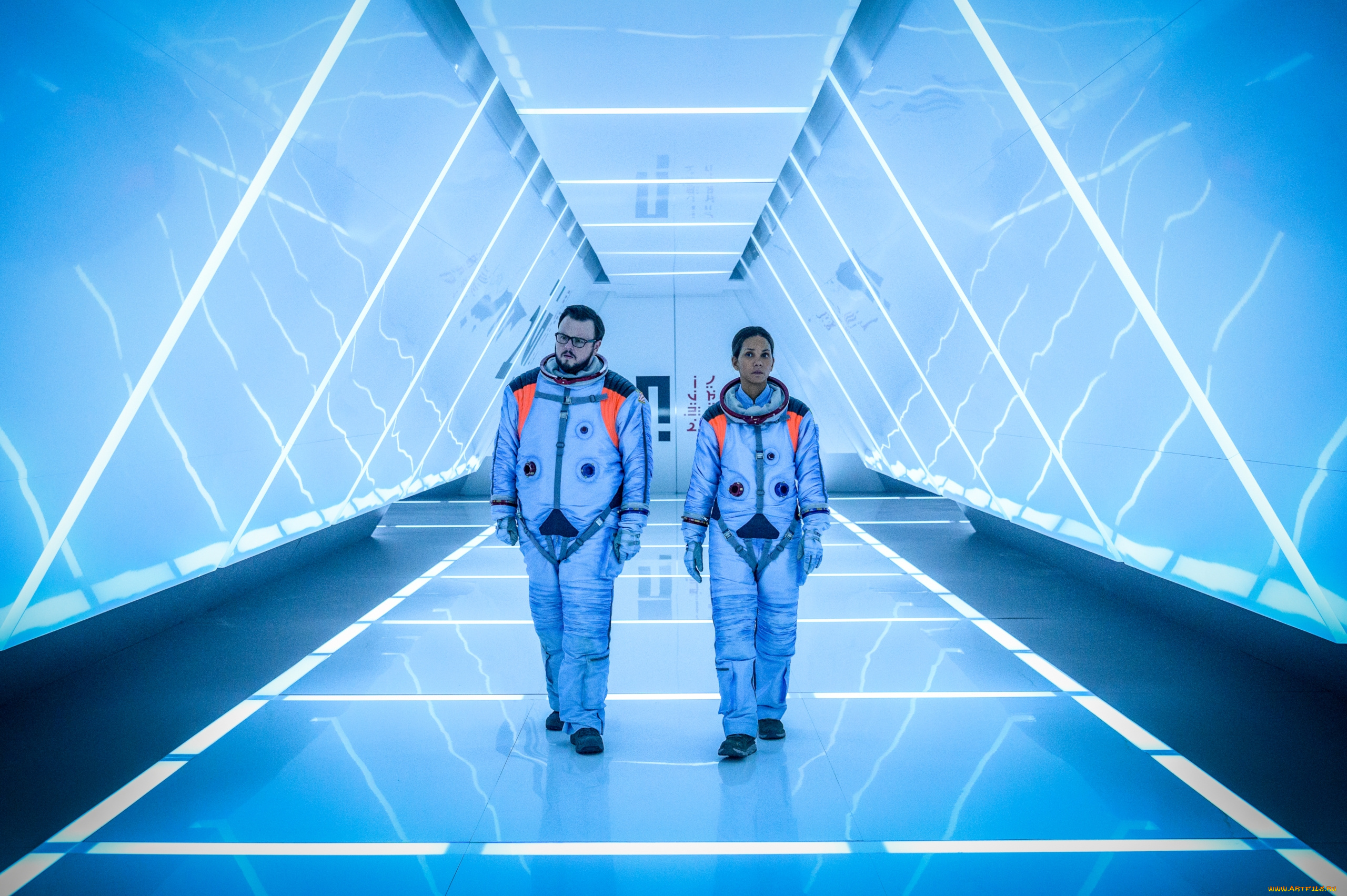 moonfall, , ||, 2022, кино, фильмы, moonfall, падение, луны, фантастика, боевик, halle, berry, холли, берри, john, bradley