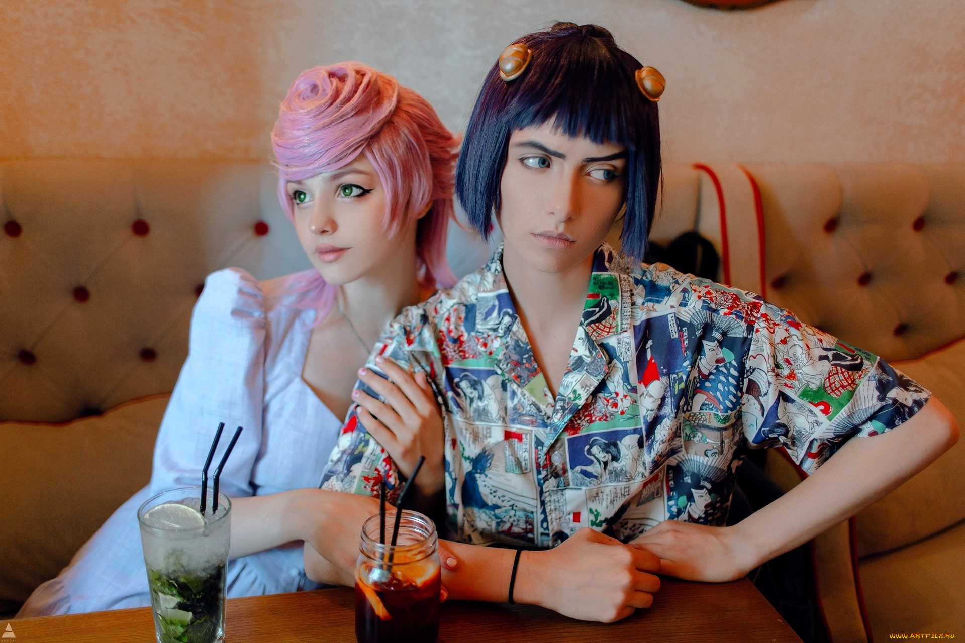 девушки, tenletters, костюмы, образы, стол, коктейли, диван