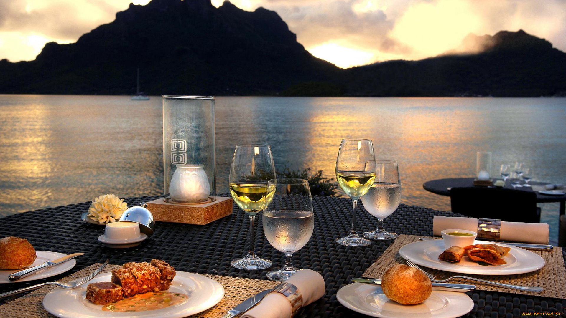 еда, сервировка, мясо, хлеб, приборы, вода, вино