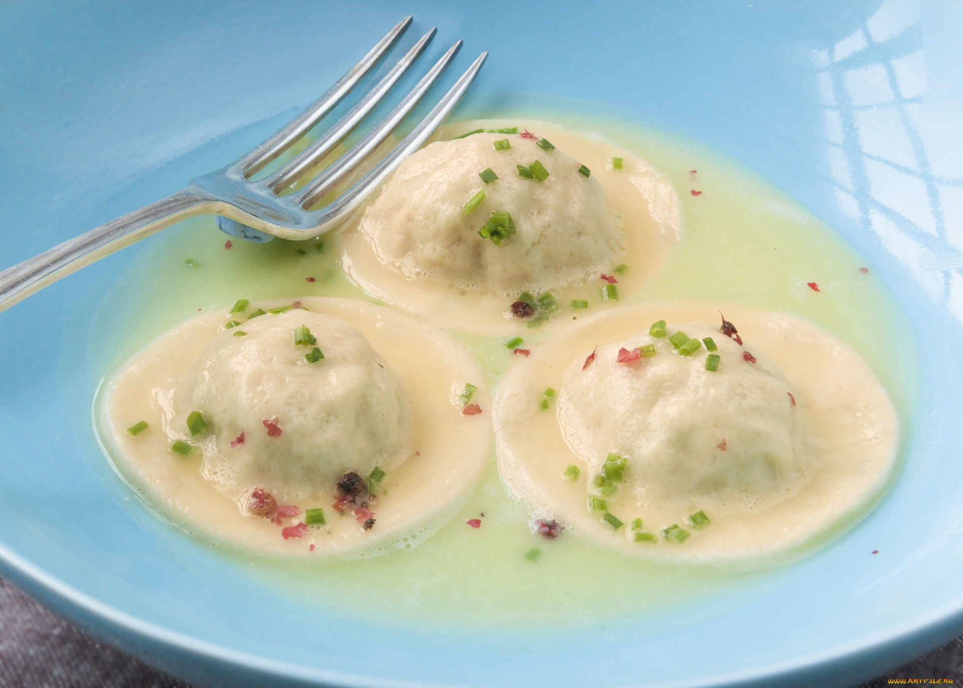 еда, пельмени, , манты, , вареники, соус, зелень